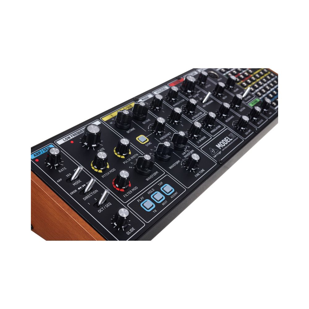 Behringer Model 15 – Thomann Ireland