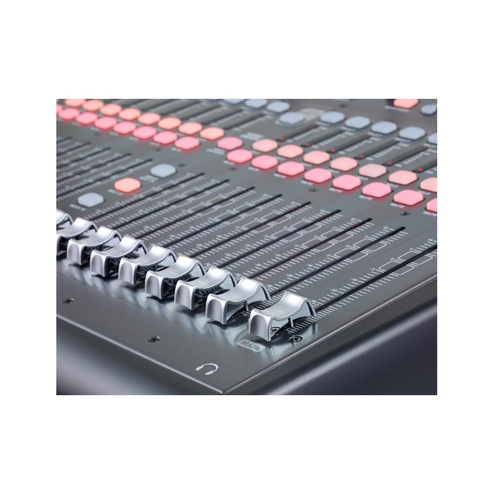 Behringer X32 Producer HP Bundle – Thomann Ireland
