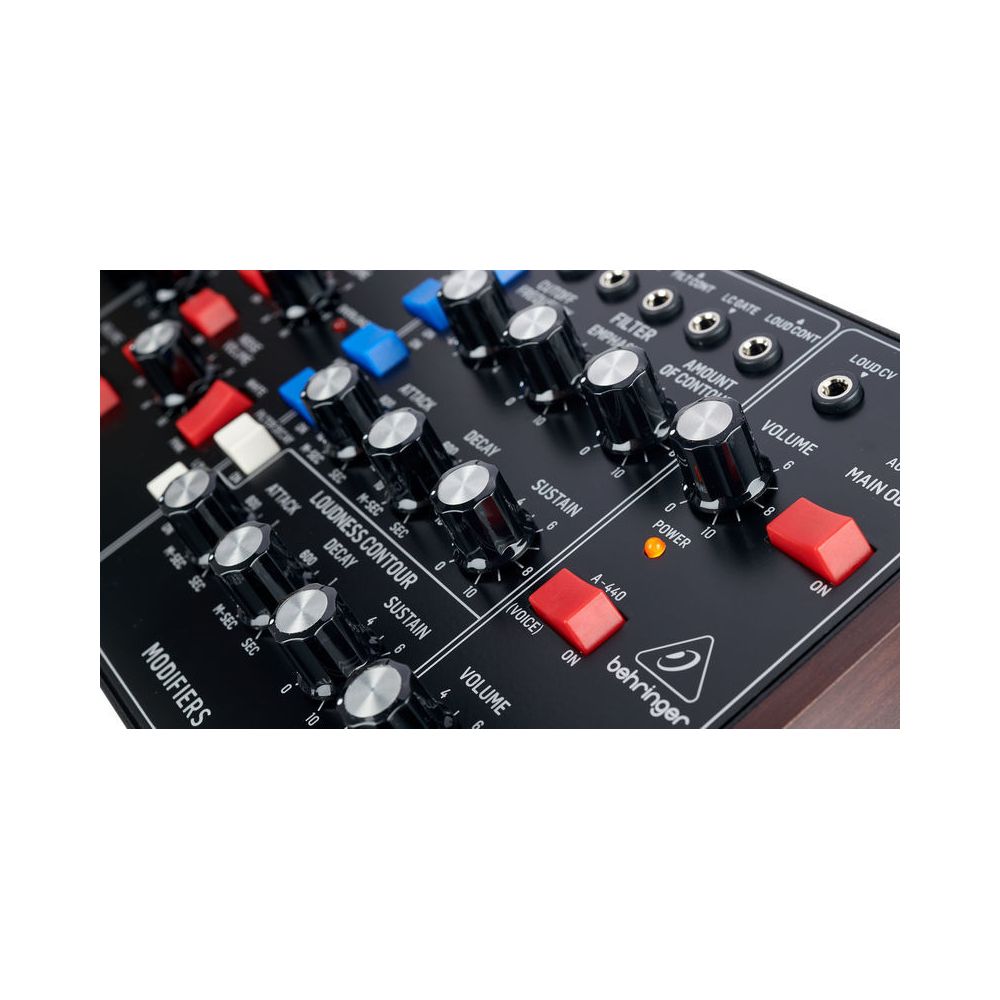 Behringer Model D – Thomann Ireland
