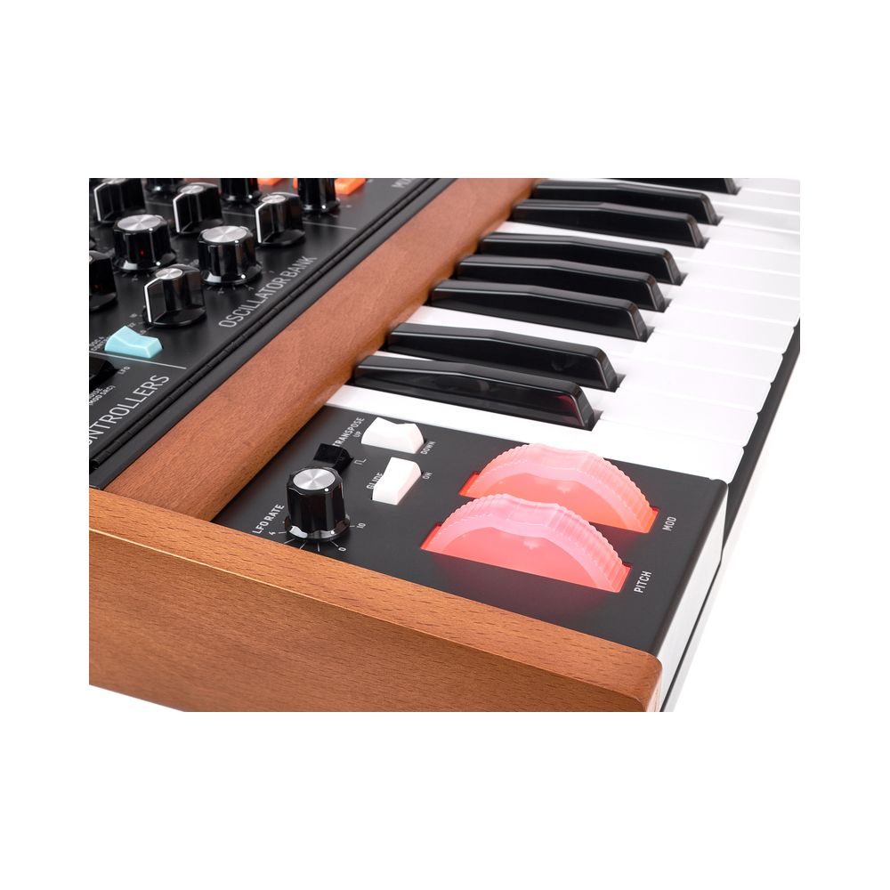 Behringer Poly D Bag Bundle – Thomann Ireland