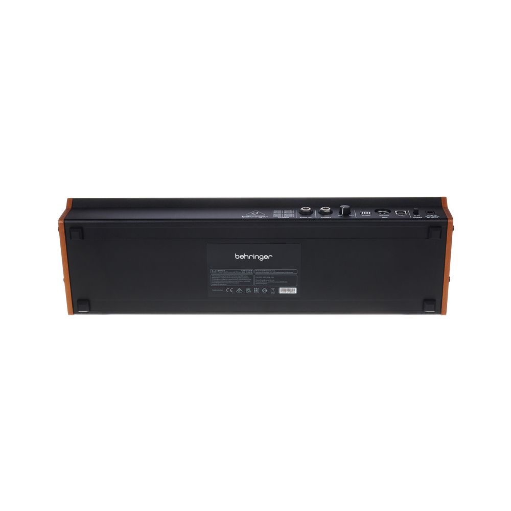 Behringer Model 15 – Thomann Ireland