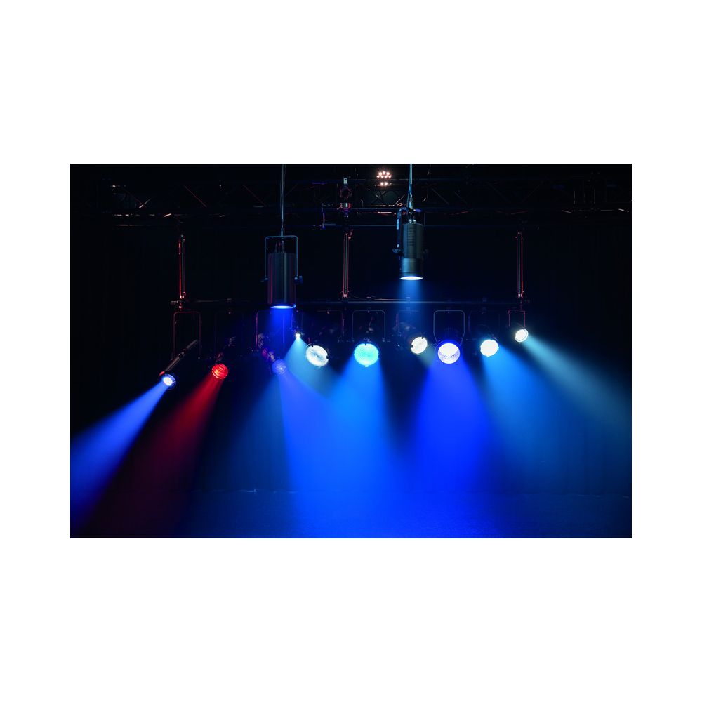 Showtec Performer 1500 Fresnel Bundle – Thomann Ireland