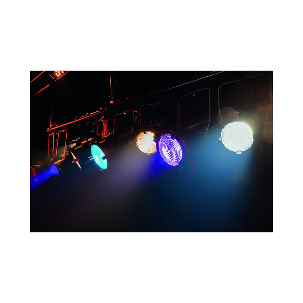 Showtec Performer 1500 Fresnel Bundle – Thomann Ireland