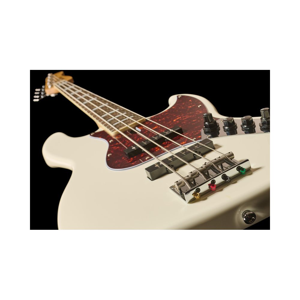 Marcus Miller V7 Alder