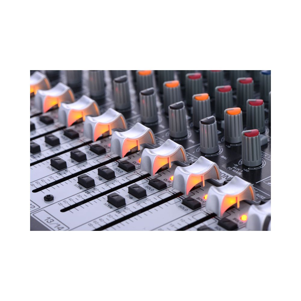 Behringer Xenyx QX1832USB – Thomann Ireland