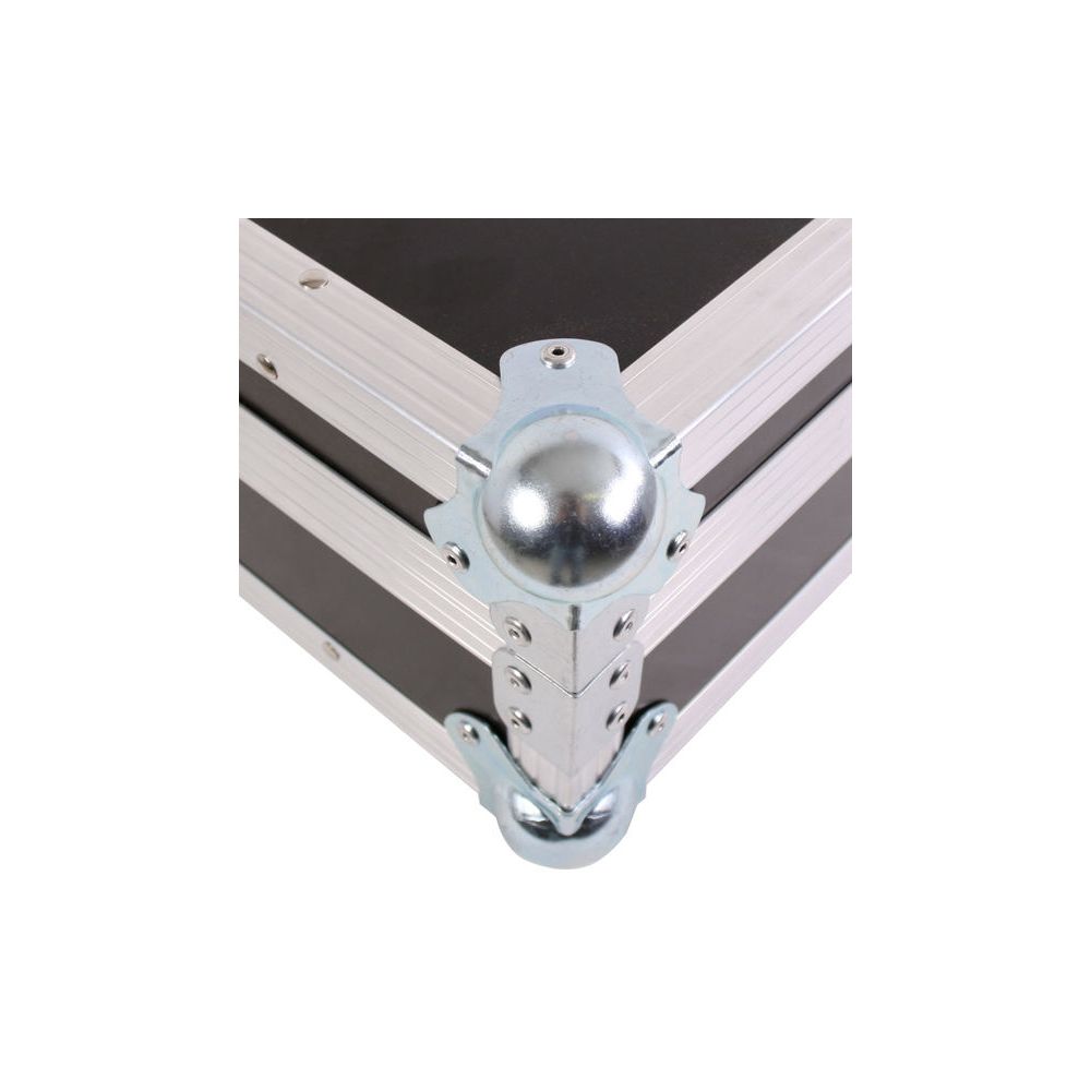 Behringer DDM 4000 Bundle II – Thomann Ireland