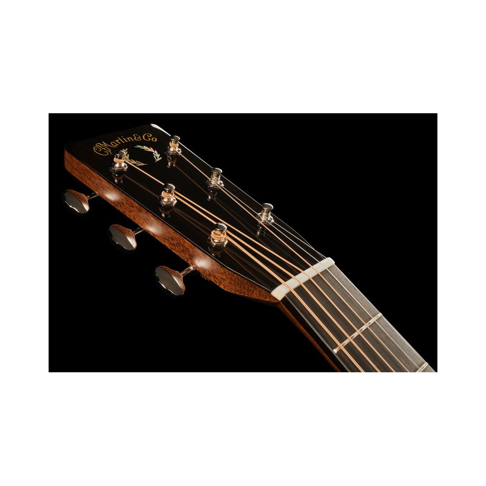 Martin Guitar 000
