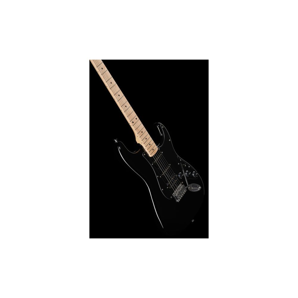 Squier Sonic Strat HSS Black Set – Thomann Ireland