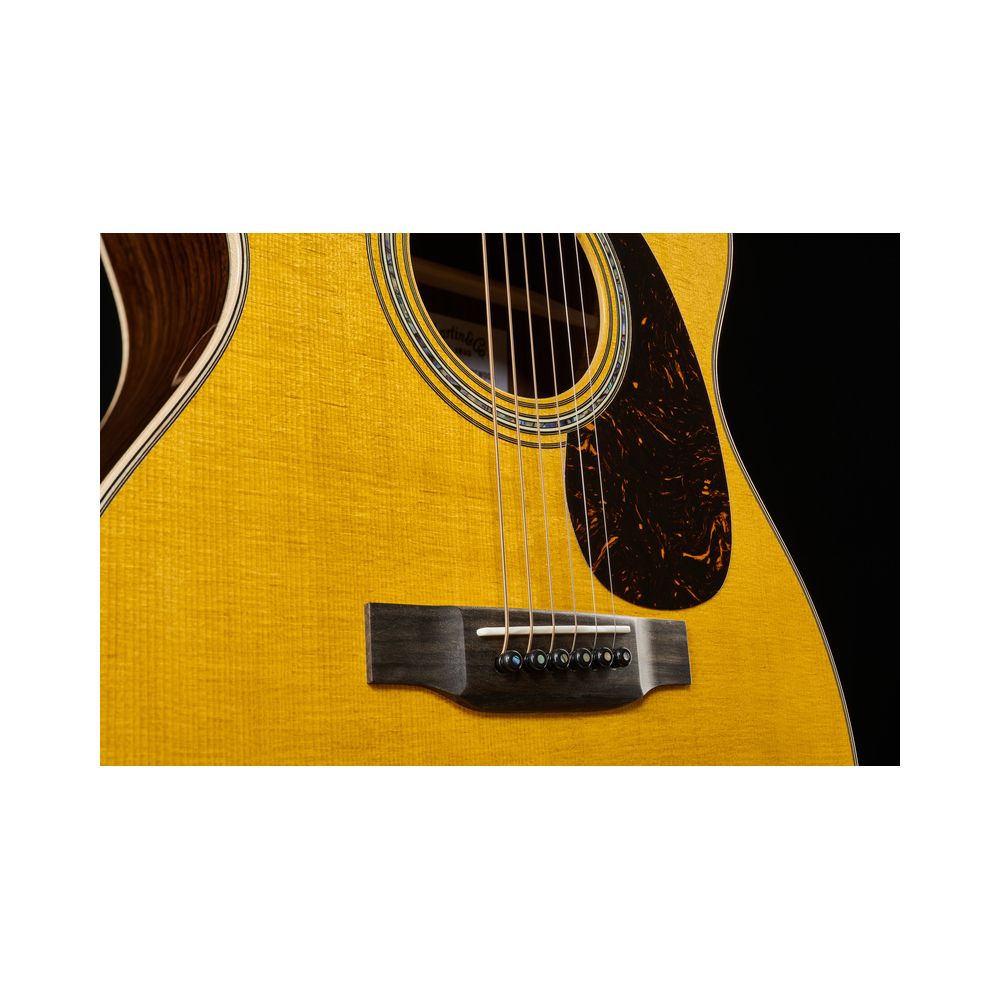 Martin Guitar 000