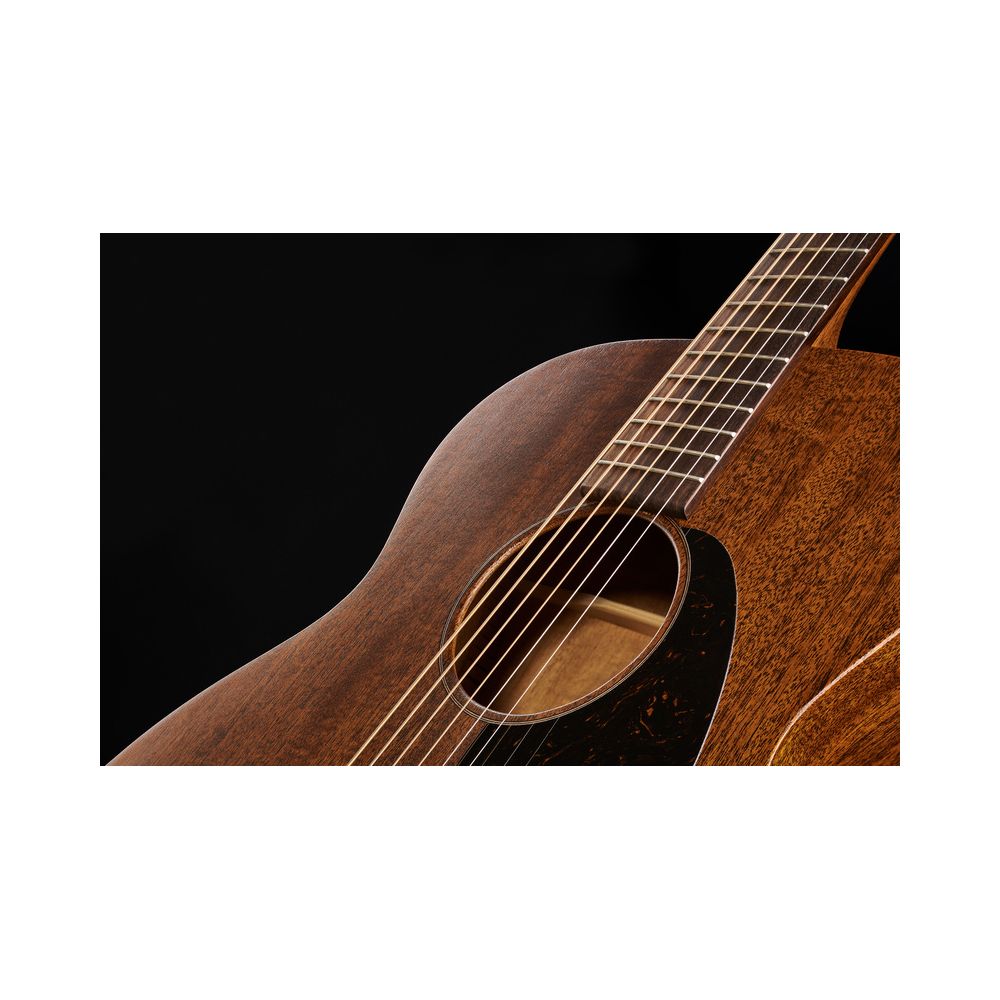 Martin Guitar 000