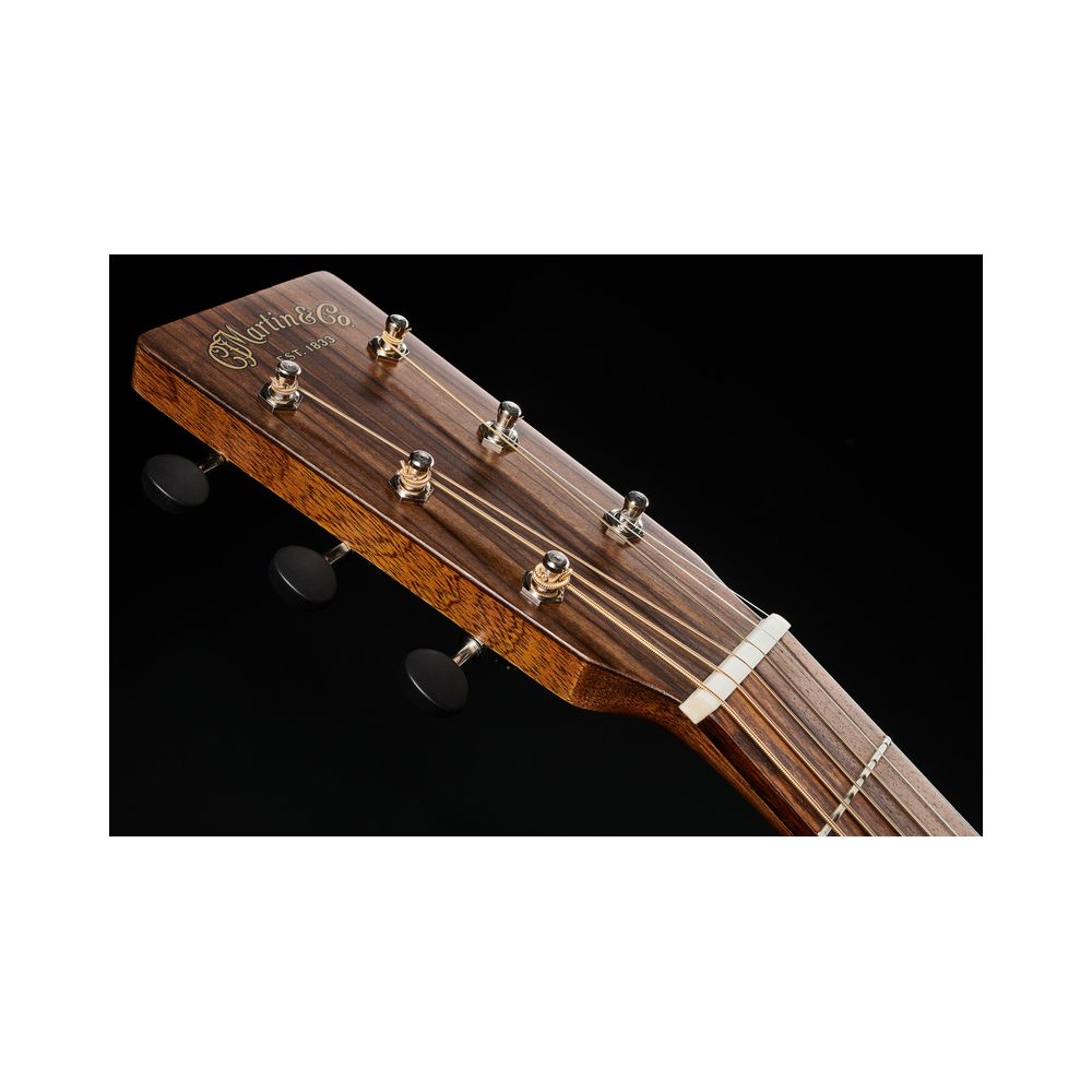 Martin Guitar 000