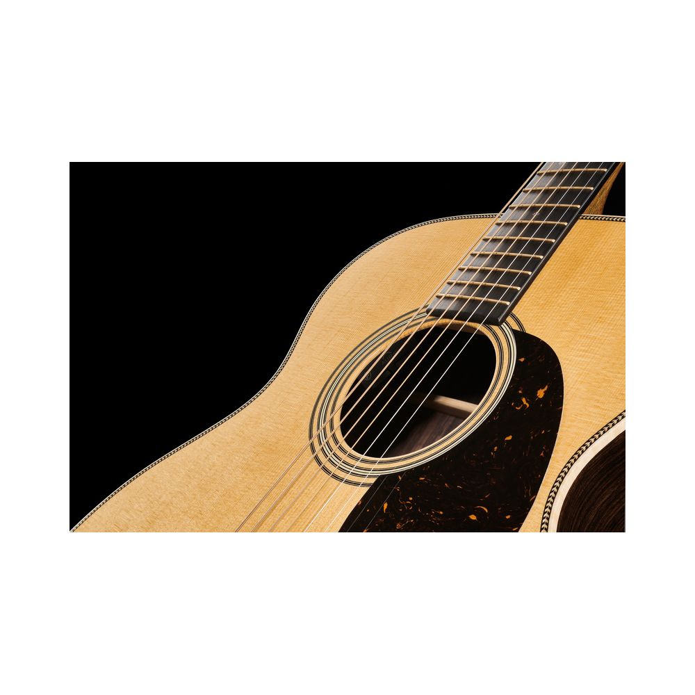 Martin Guitar 000