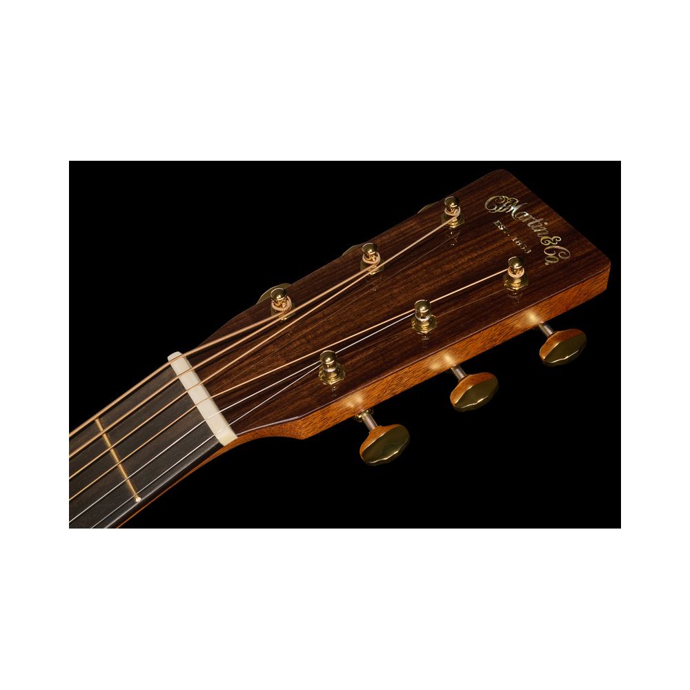 Martin Guitar 000