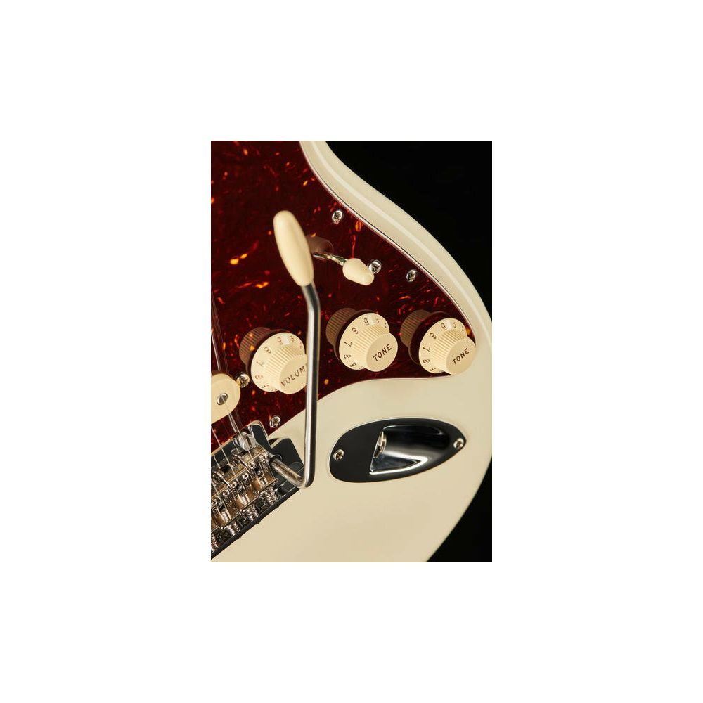 Fender AM Pro II Strat OWT – Thomann Ireland