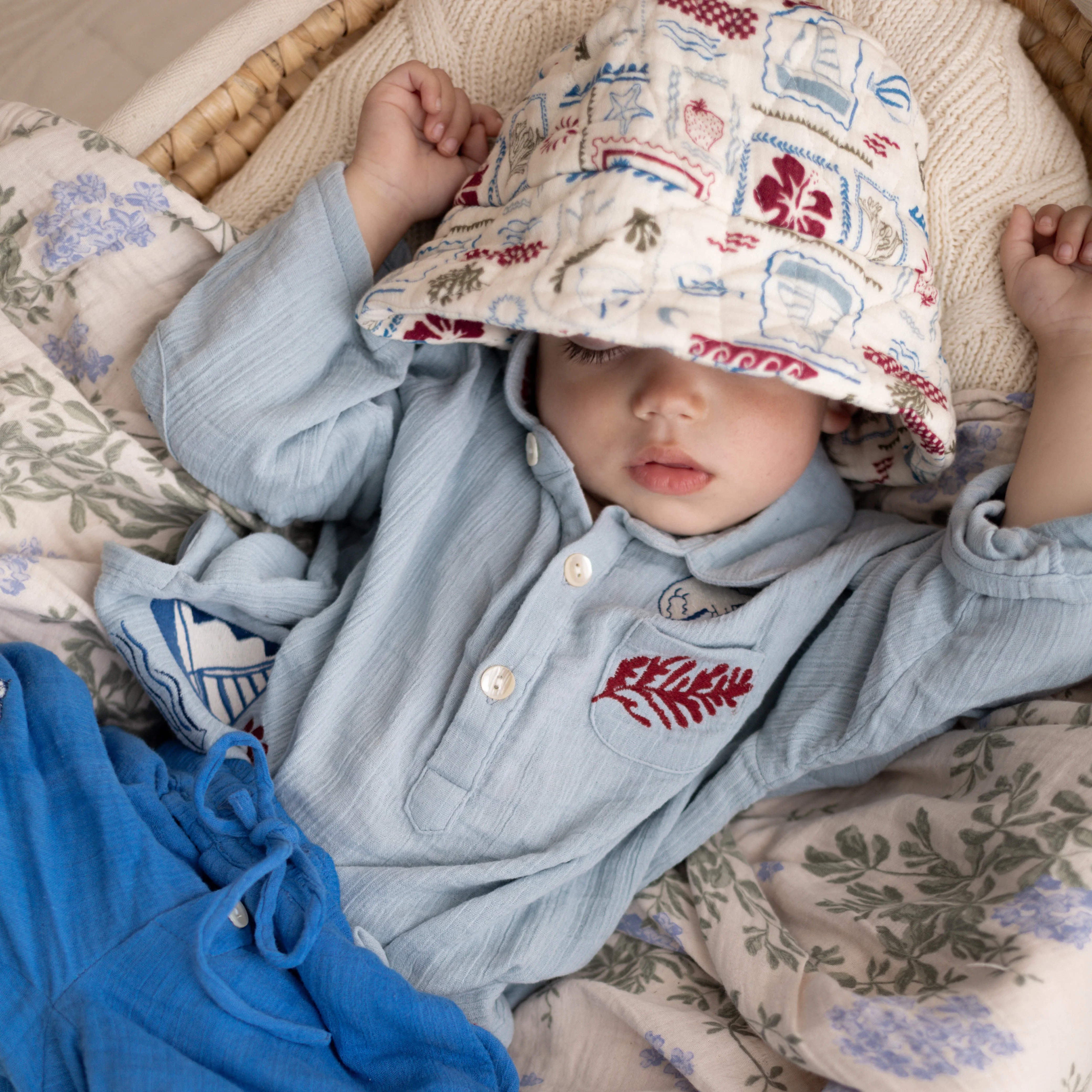 Carson sun hat - The Holiday Print