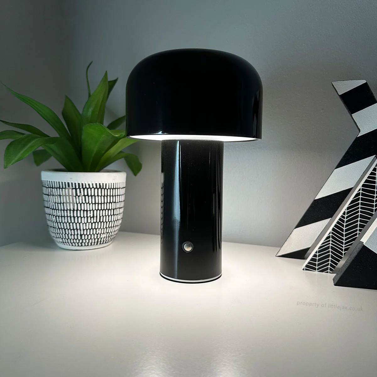 Chic Modern Wireless Mushroom Lamp
