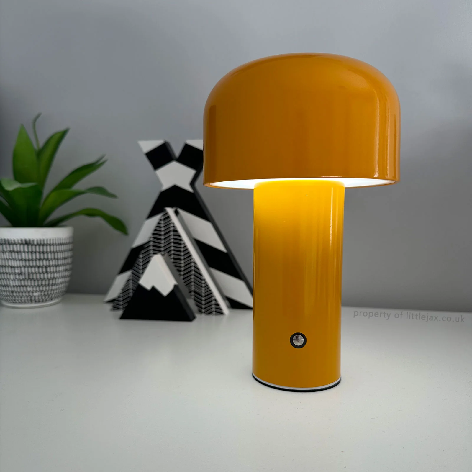 Chic Modern Wireless Mushroom Lamp