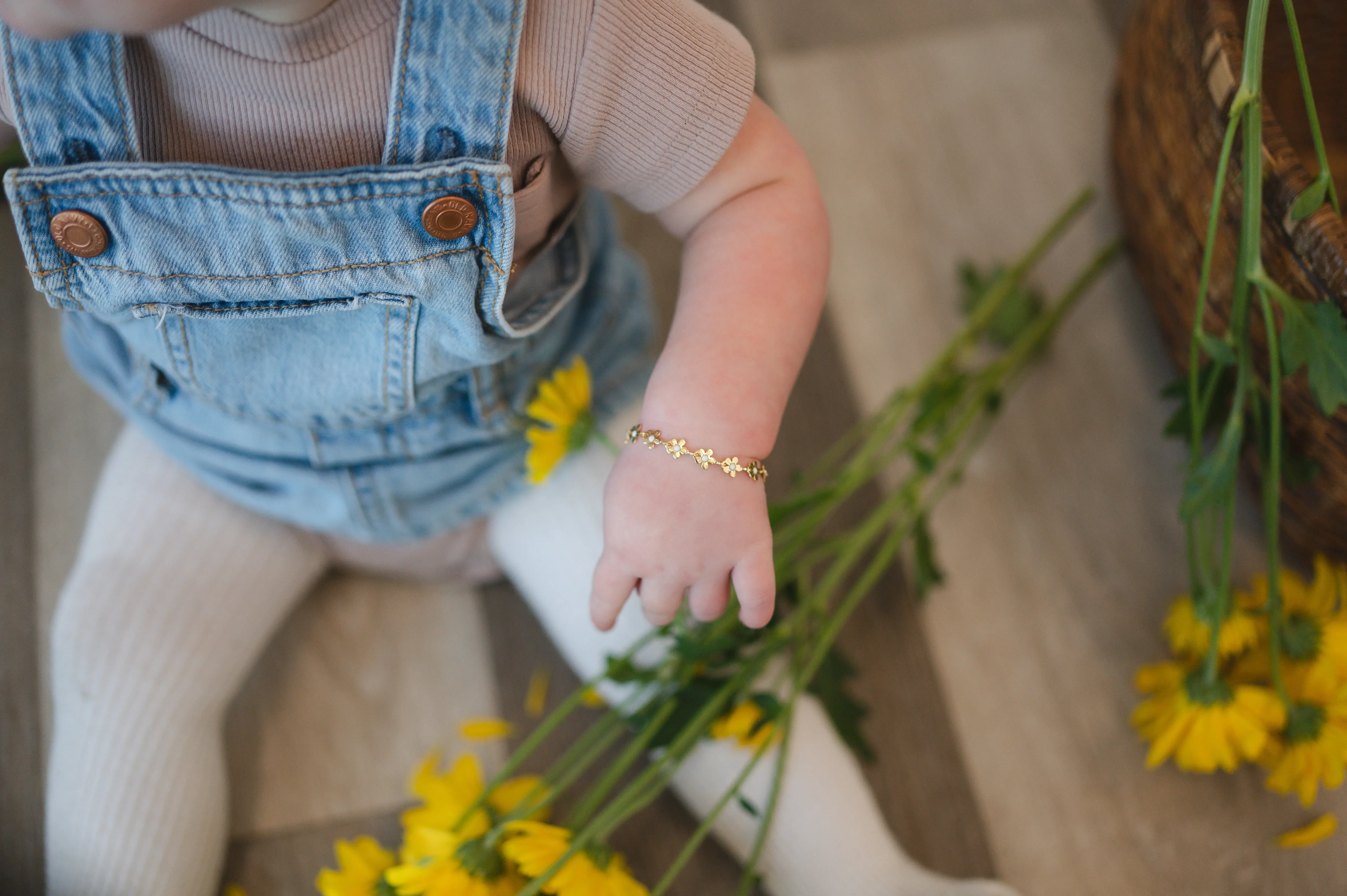 Daisy Chain Bond Bracelet (Sizes Newborn to Adult)