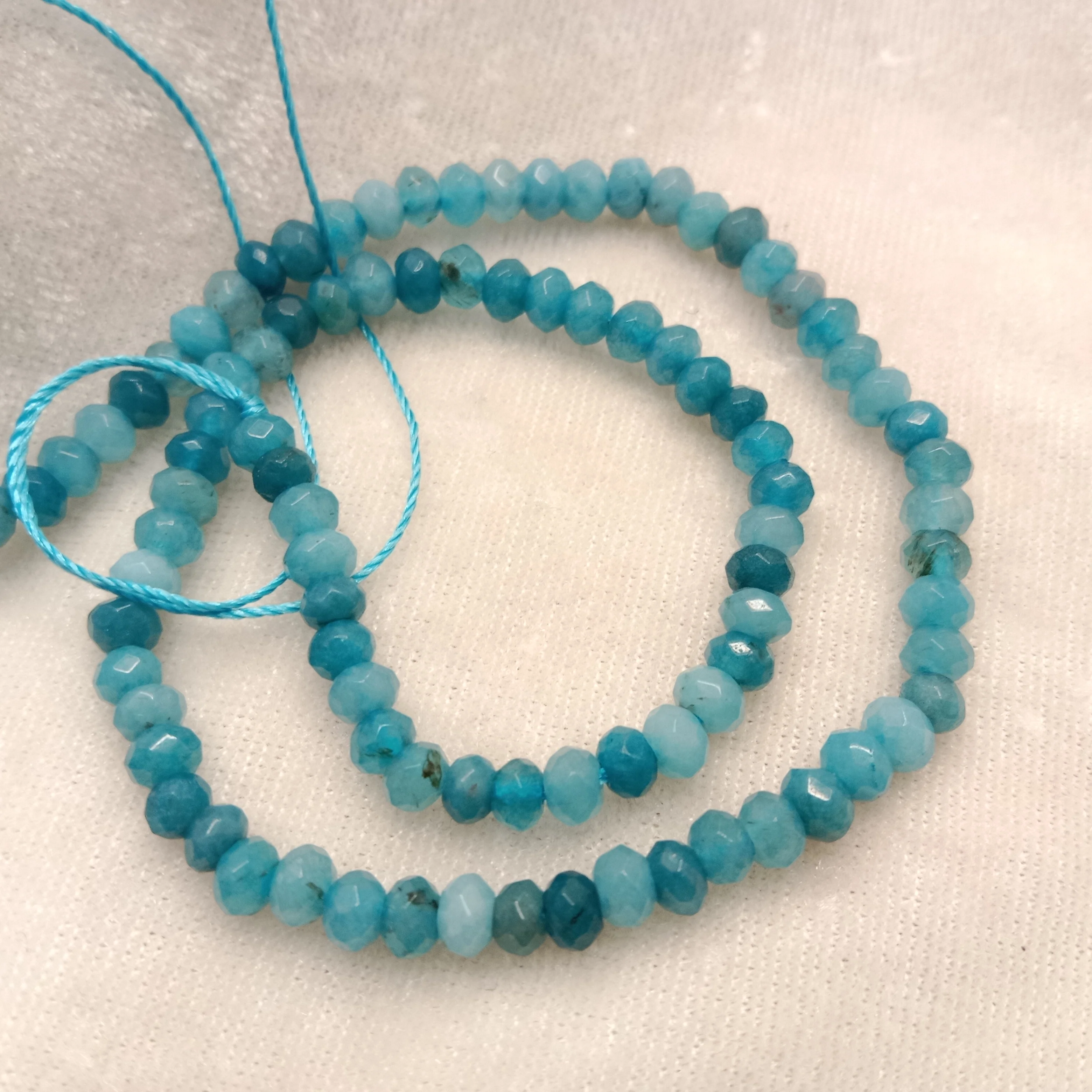 Shaded blue High Quality agateRondell Beads  4mm 1 string