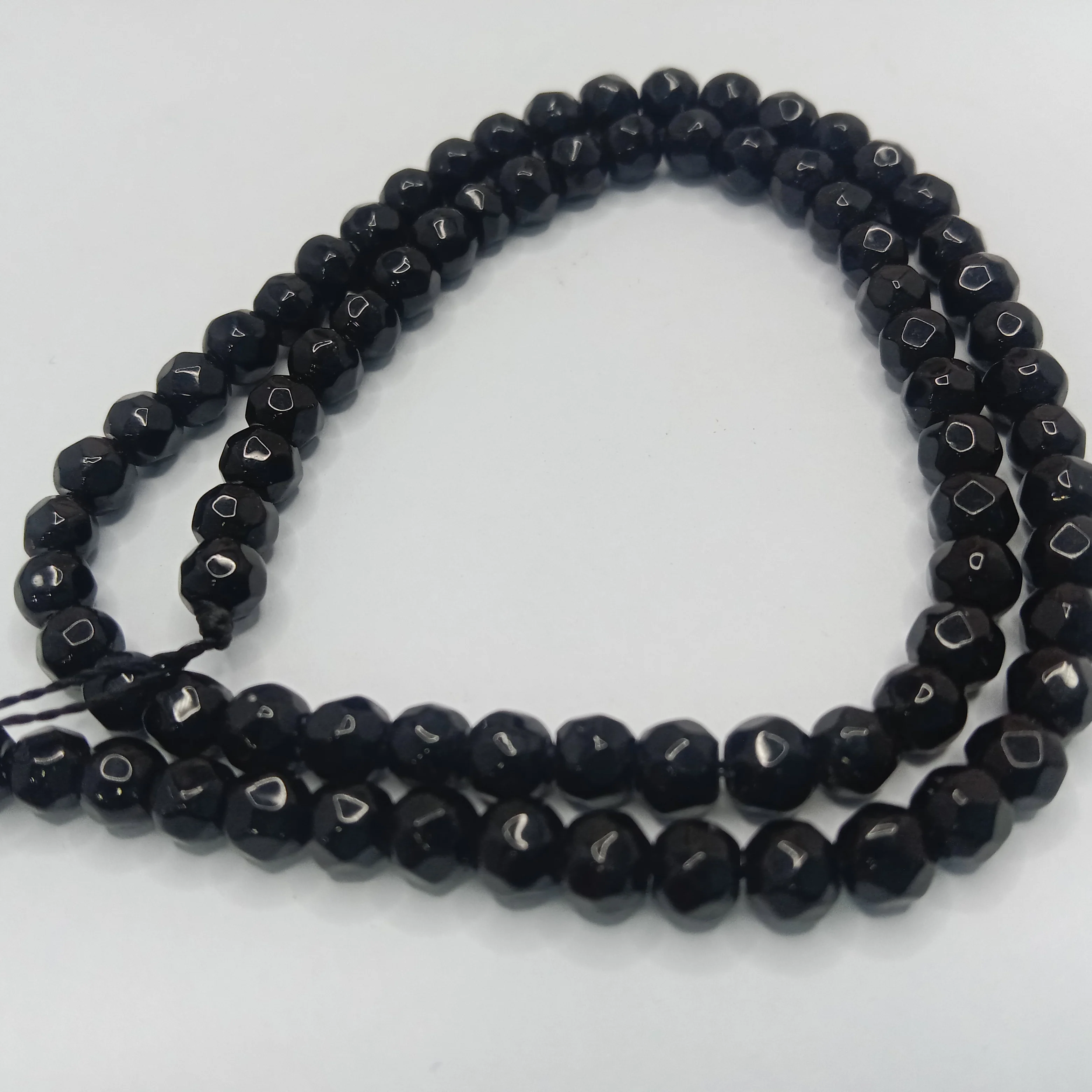 Black High Quality agate Round Beads 4mm 1 string