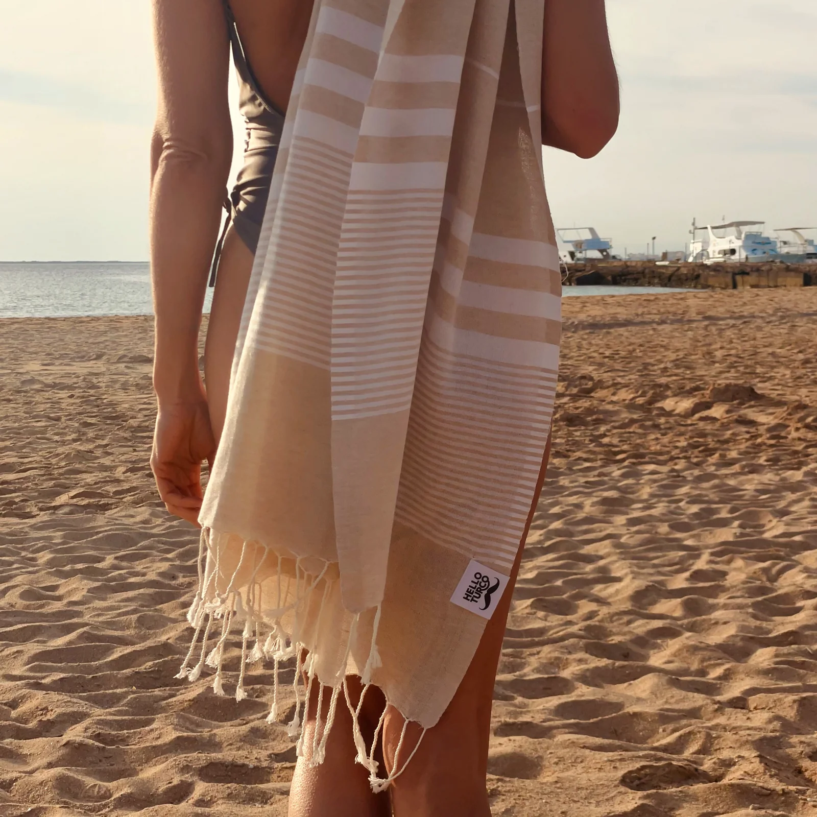 BEACH GIRLS Beige - Leichtes, schnelltrocknendes & vielseitiges Strandtuch