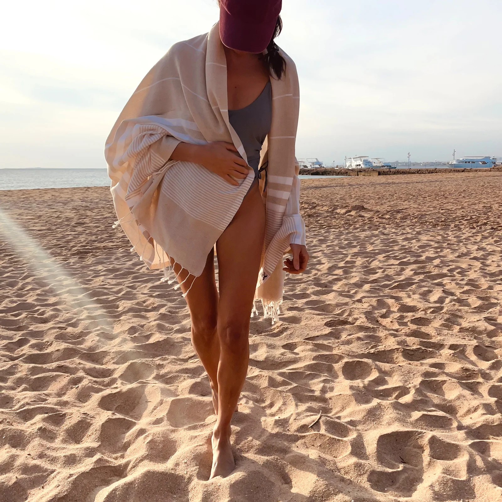 BEACH GIRLS Beige - Leichtes, schnelltrocknendes & vielseitiges Strandtuch
