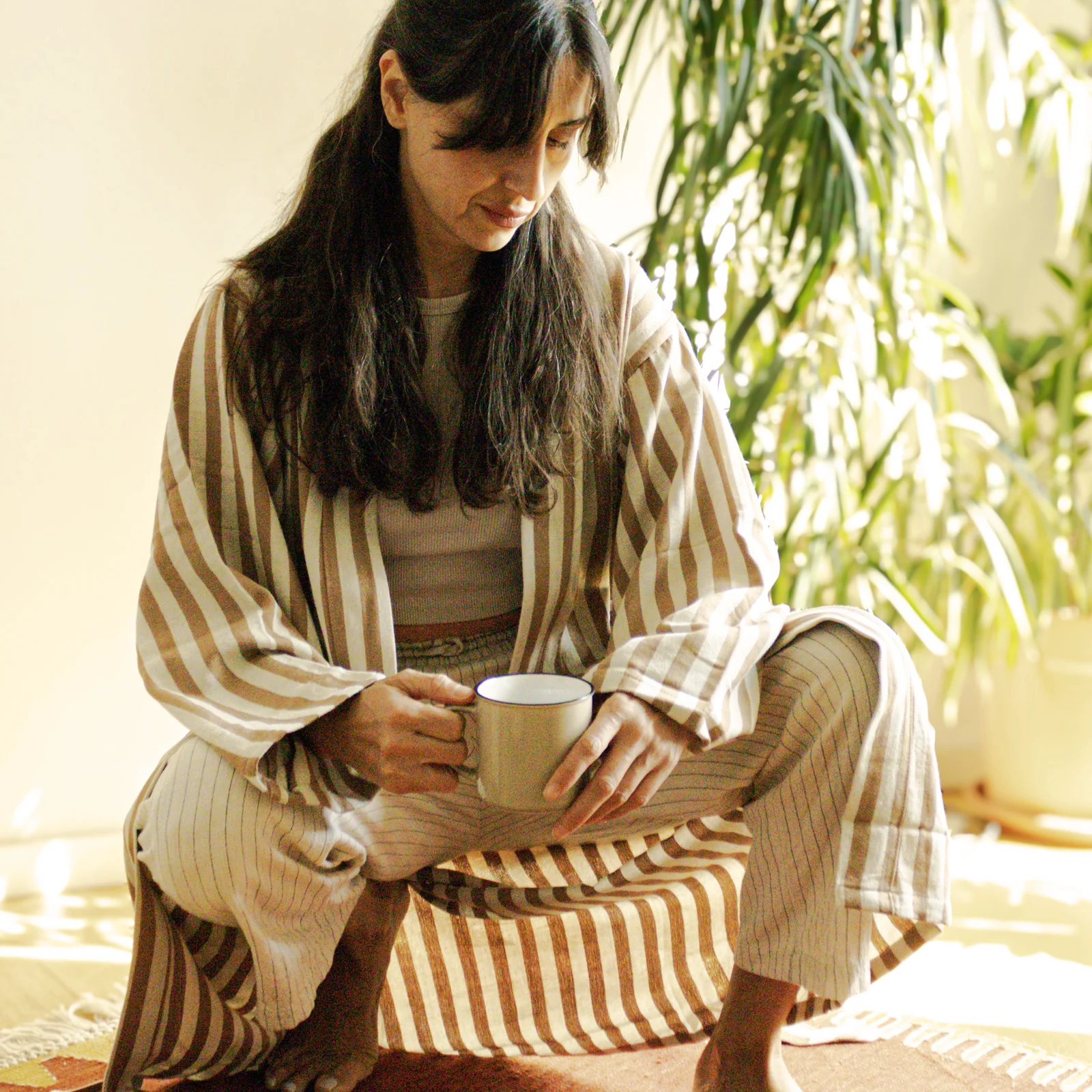 BROWN STRIPES ROBE - Handgewebter Bademantel f��r luxuri?se Entspannung