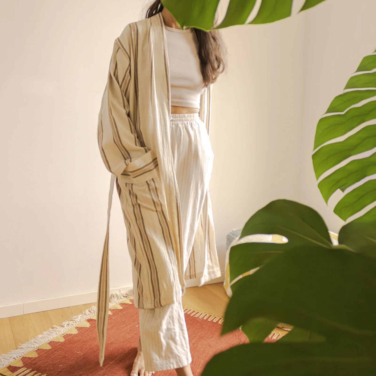 CREAMY ROBE - Handgewebter Bademantel f��r luxuri?se Entspannung