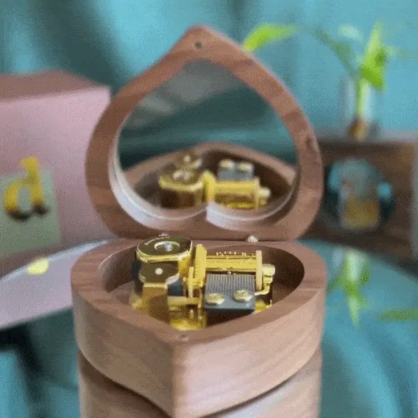 Lova - Heart Music box with Mirror