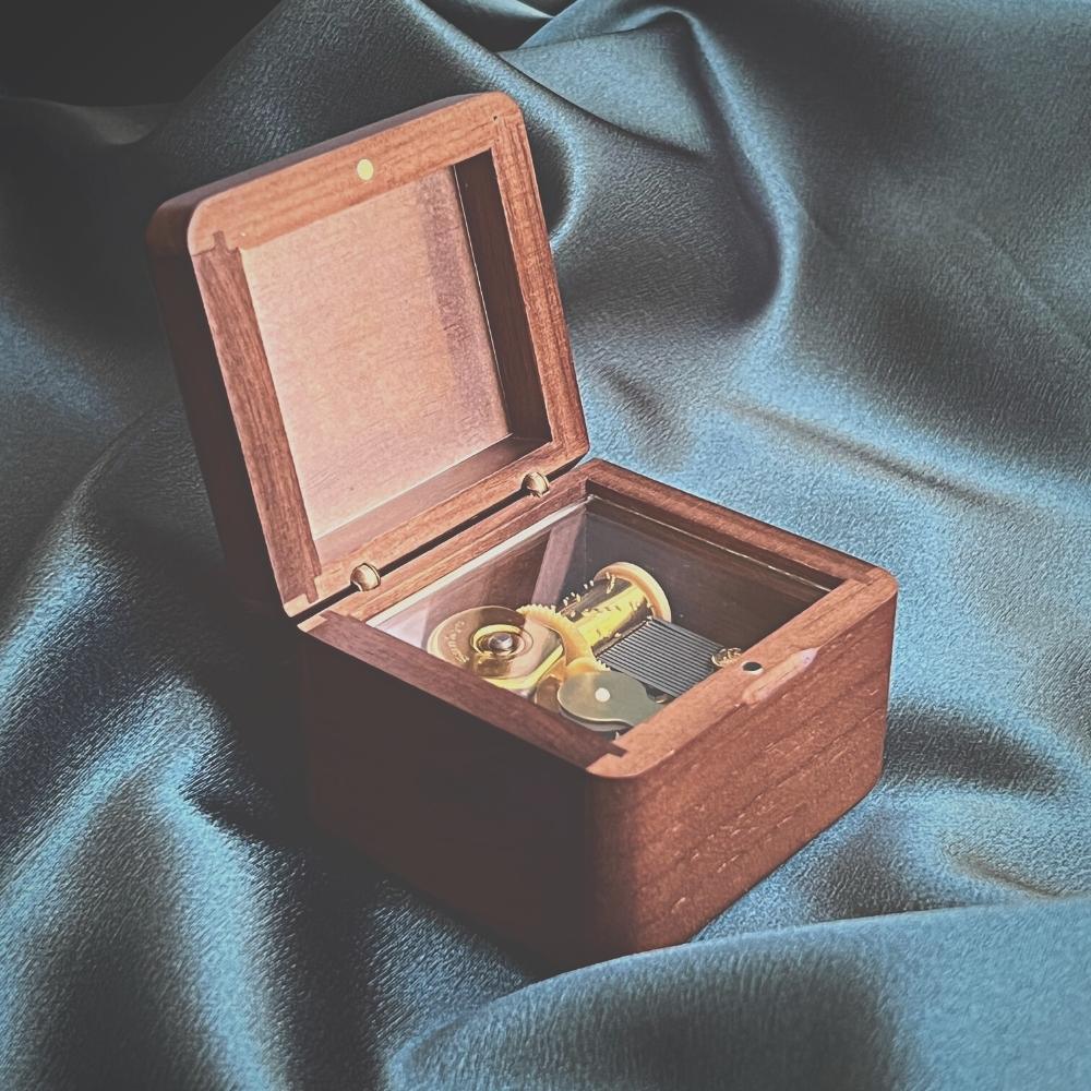 Koola - Small Music Box with Photo Frame