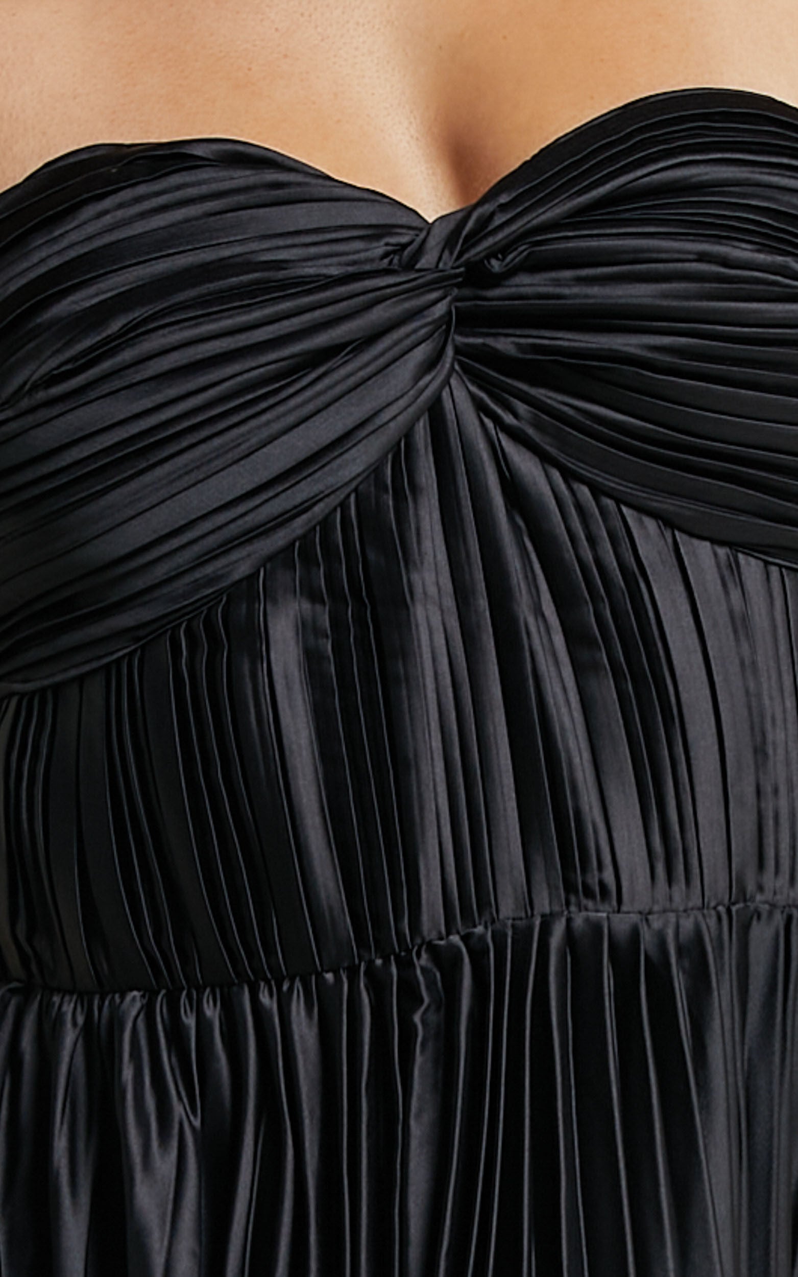 Heidi Midi Dress - Strapless Twist Bust Detail Pleated Midi Dress in Black