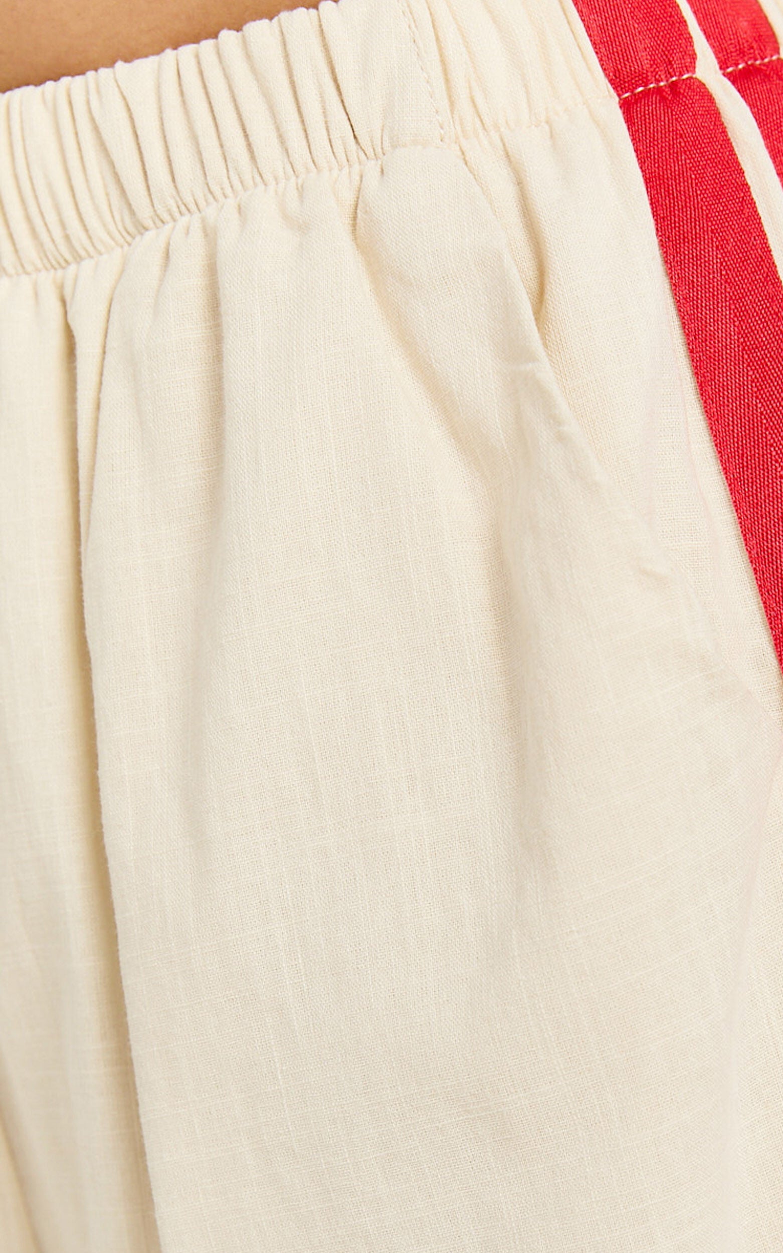 Jacky Shorts - Racer Shorts in Beige