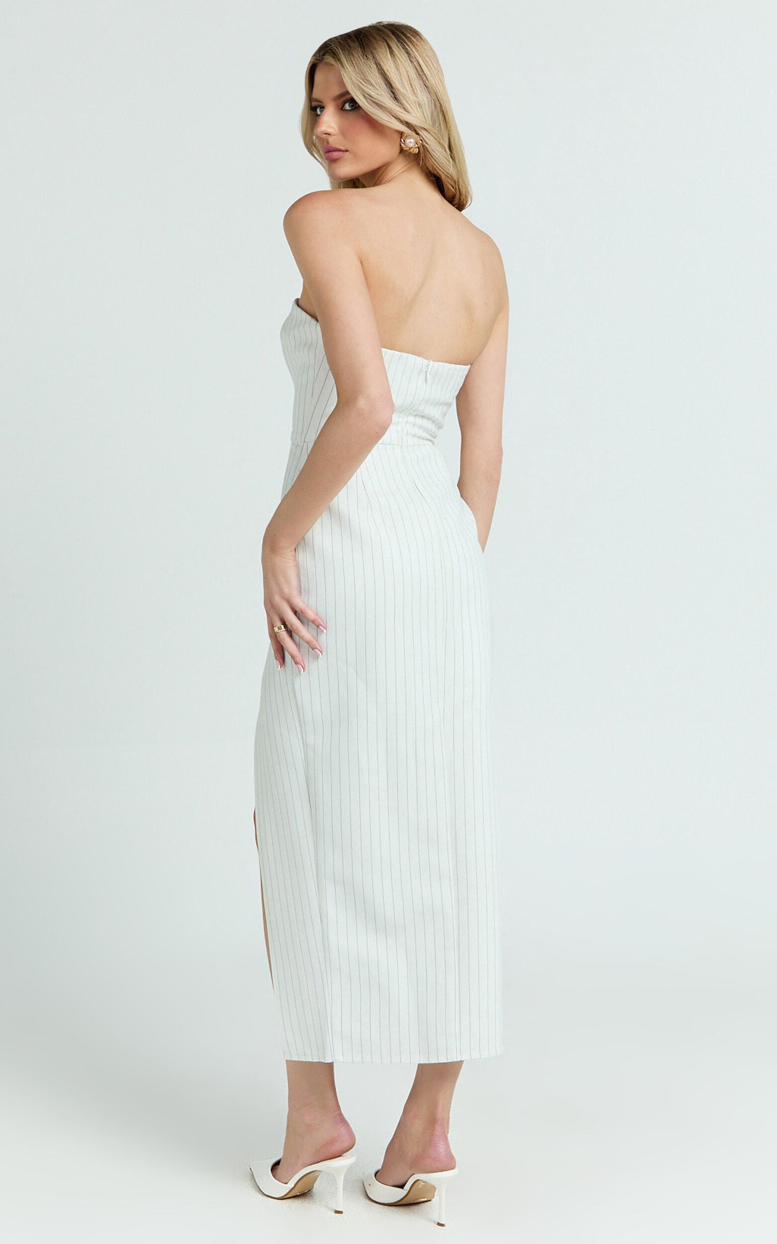 Wendy Midi Dress - Strapless Sweetheart Neckline Fitted Side Split Dress in White/Black