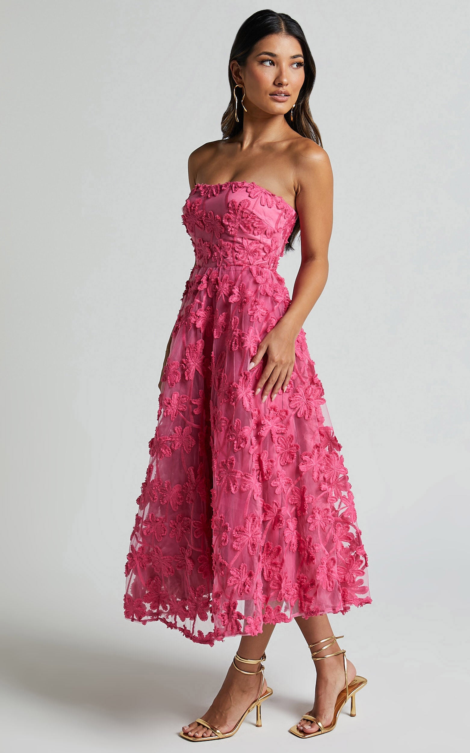 Rheiva Midi Dress - Strapless 3D Embroidery Midi Dress in Pink