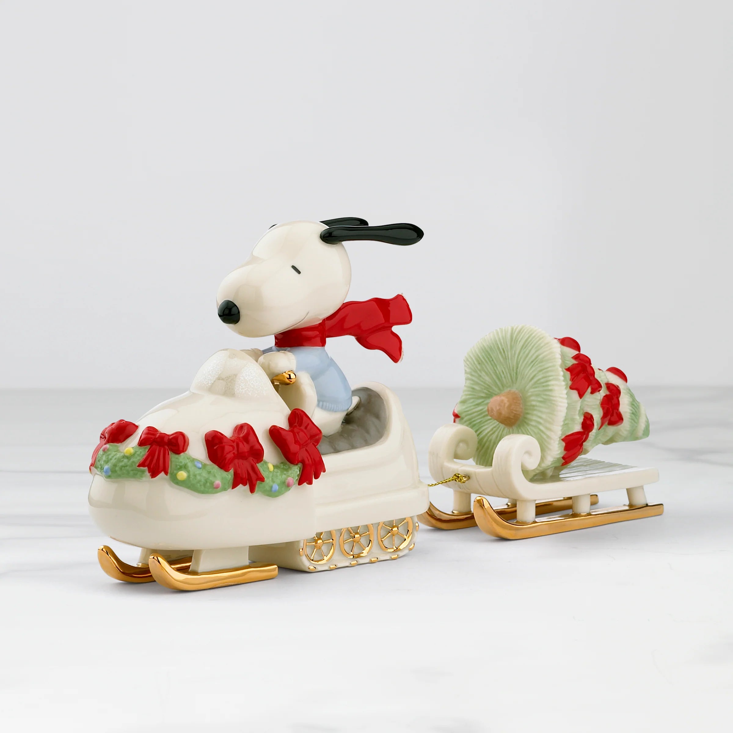Snowmobiling with SNOOPY�?Figurine