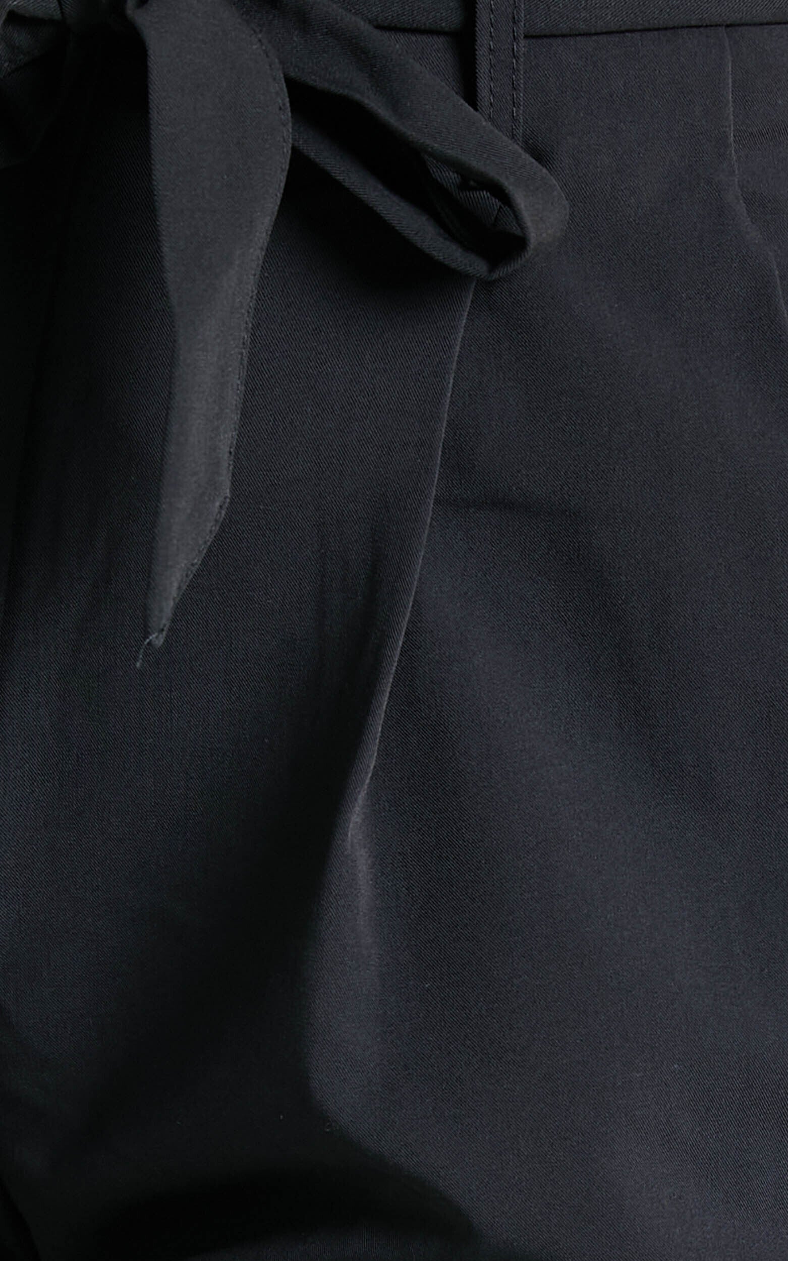 Raegen Pant - High Waist Tapered Leg Pant in Black