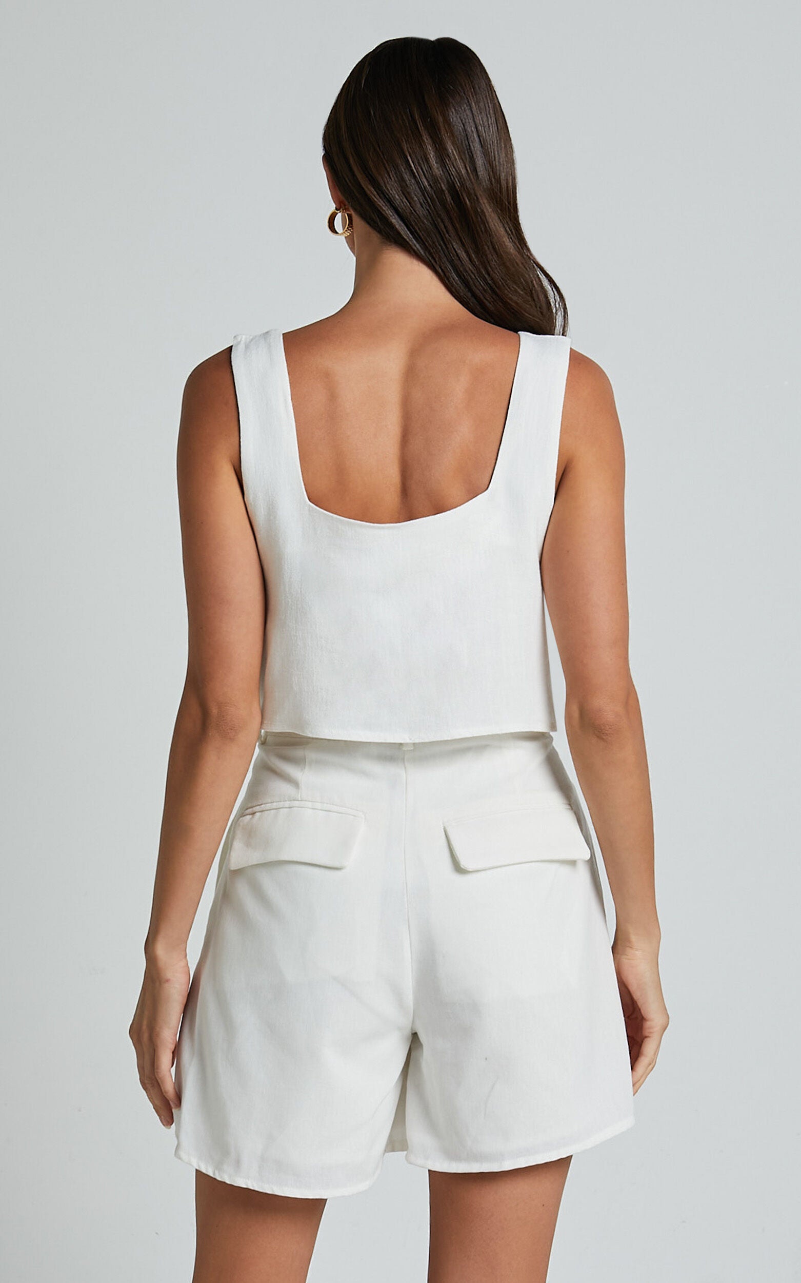 Larissa Shorts - Linen High Waisted Tailored Pleat Front Back Pocket Shorts in Off White
