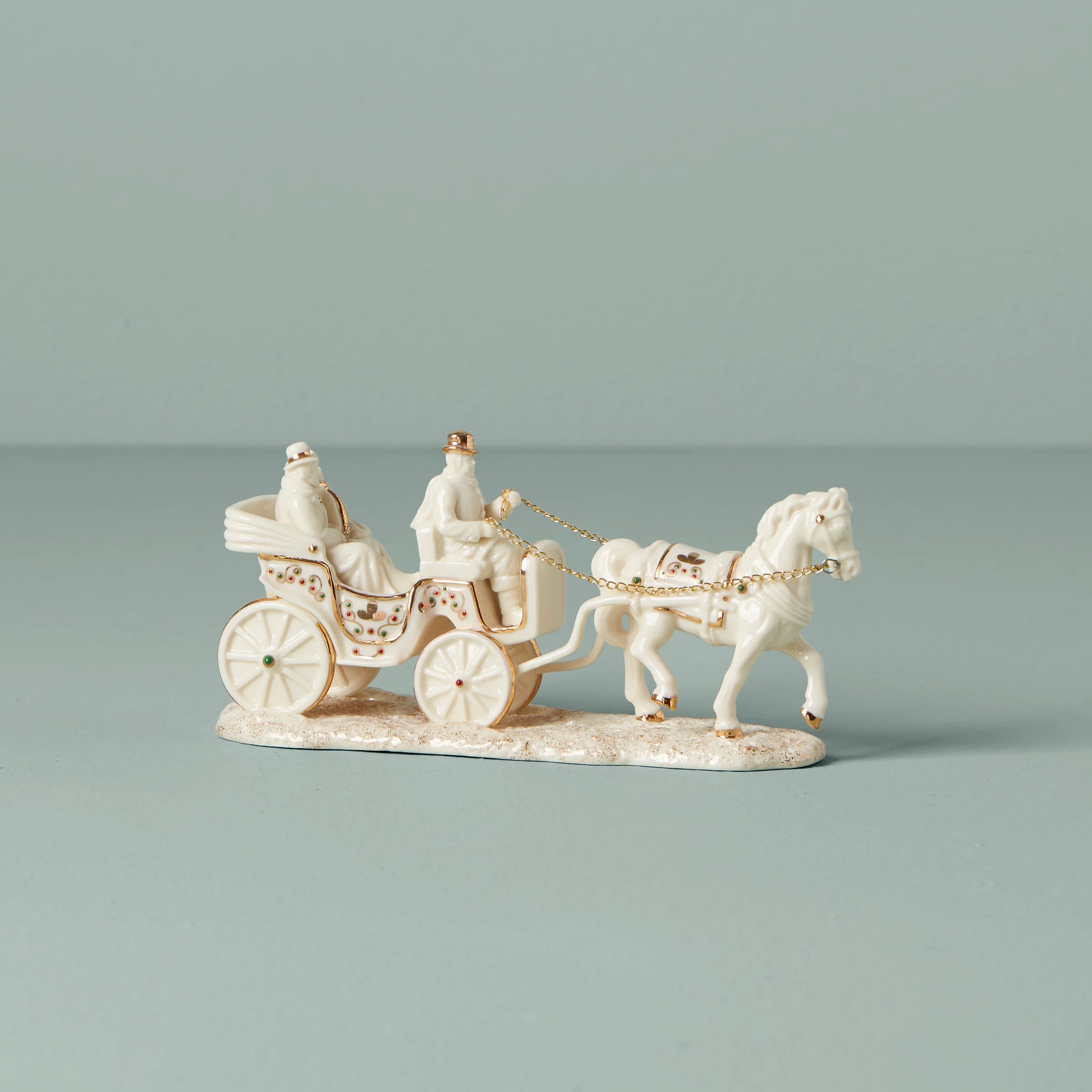 Mistletoe Park Horse-Drawn Carriage Figurine
