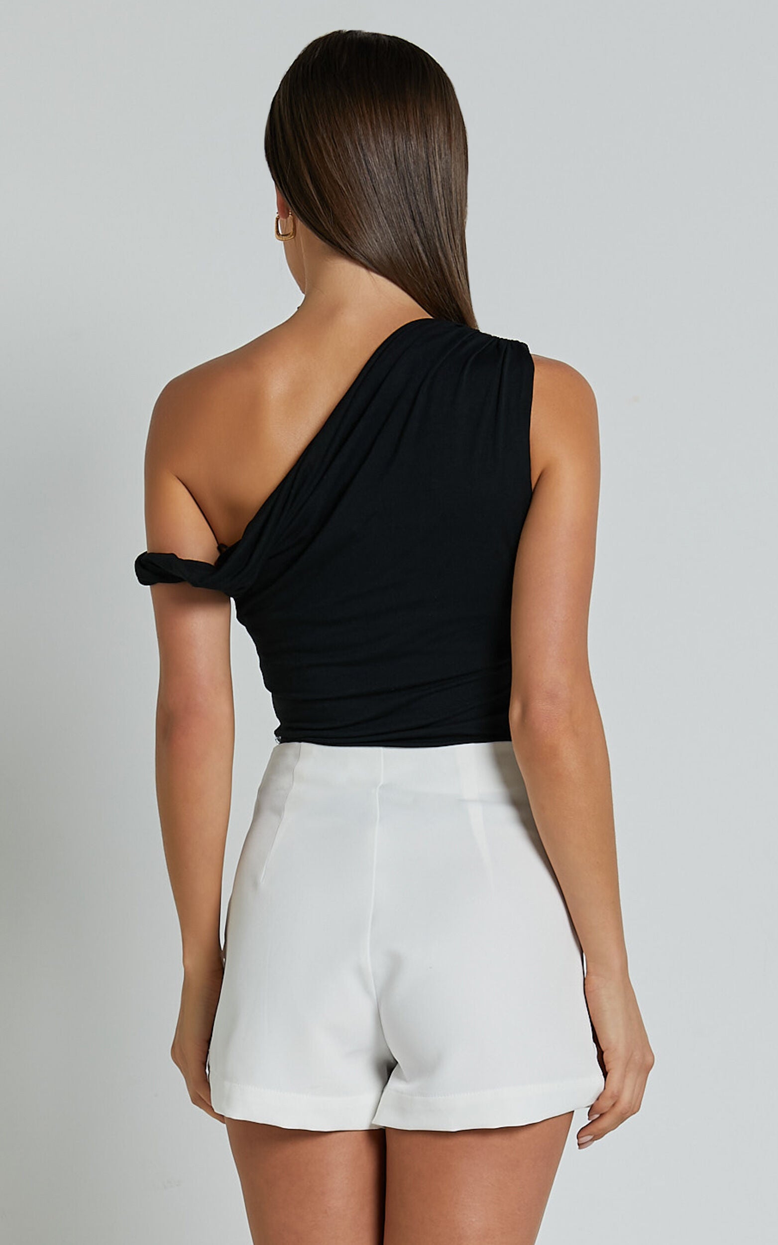 Catarina Shorts - High Waisted Pocket Detail Tailored Shorts in Off White