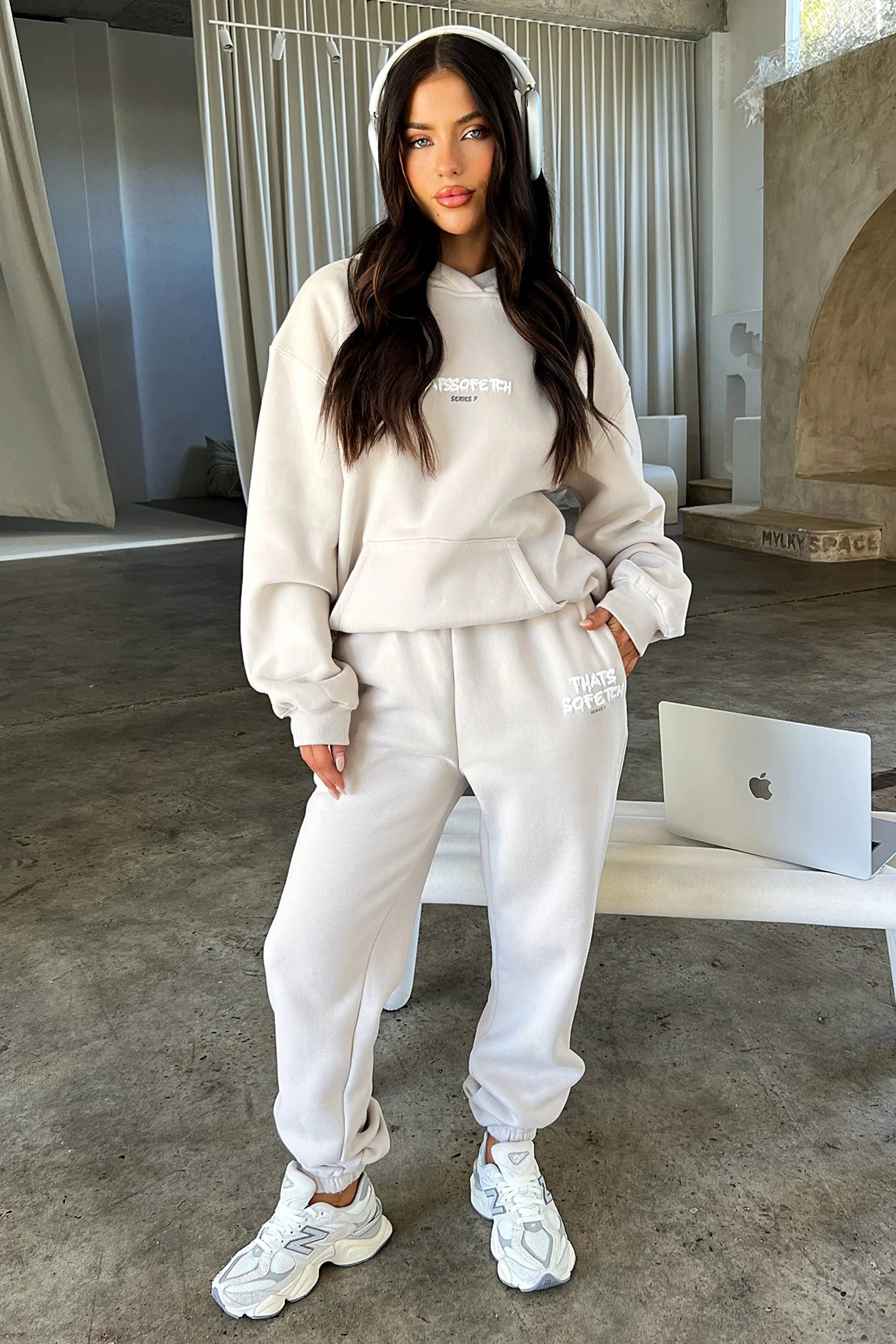 Series 7 Hoodie - Bone