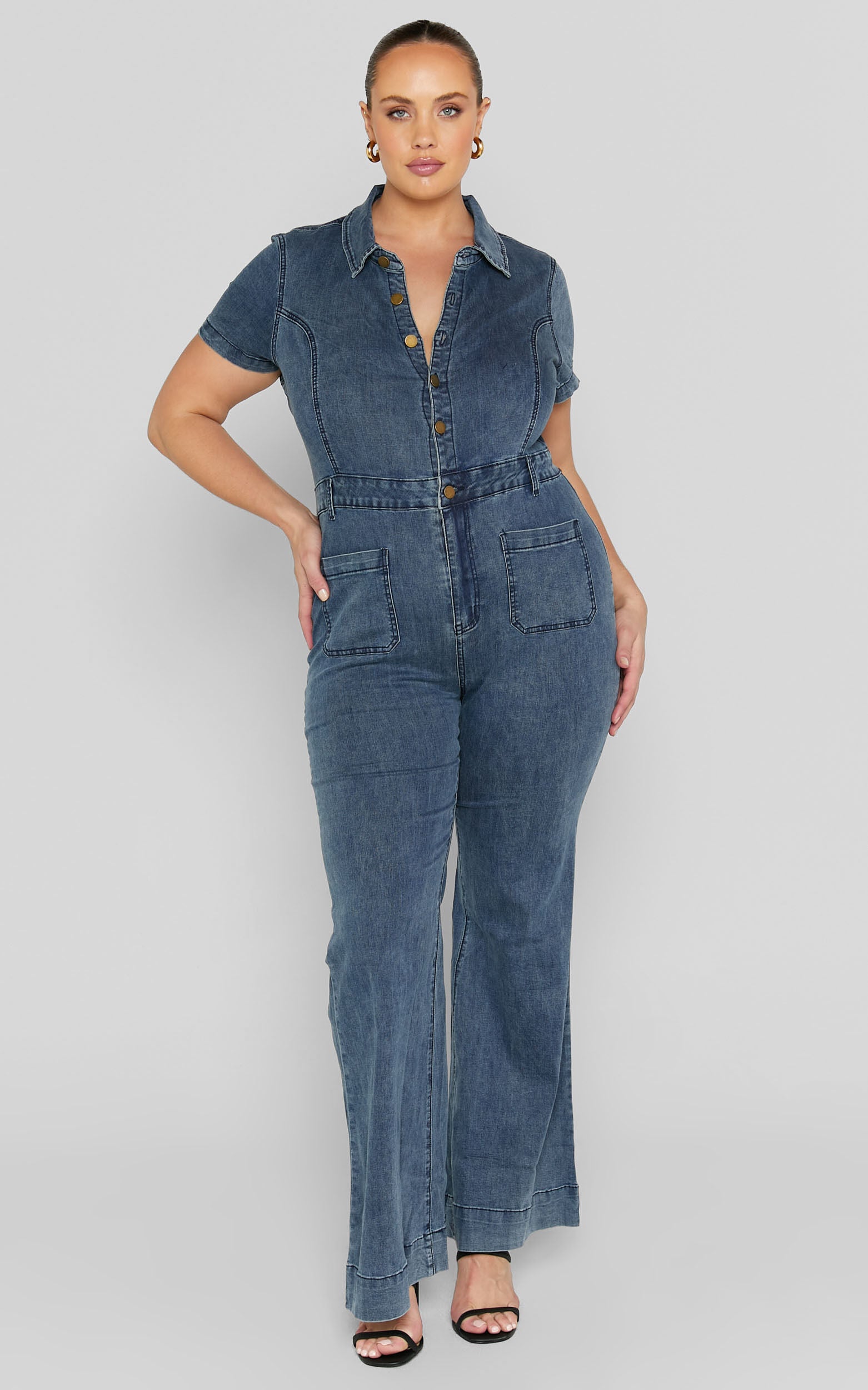 Silvena Jumpsuit - Short Sleeve Flared Denim Jumpsuit in Indigo Wash