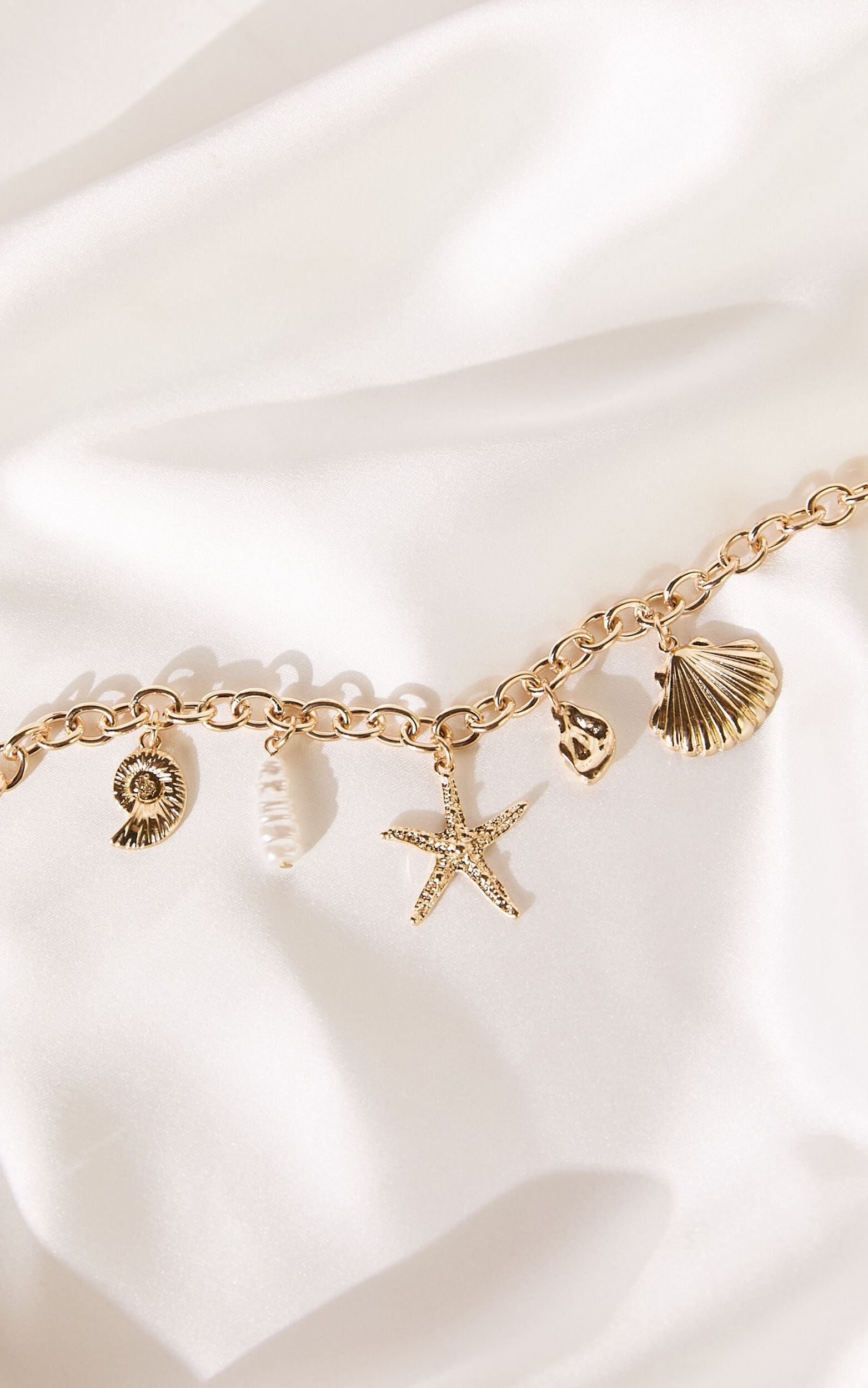 Jackie Necklace - Starfish Charm Necklace in Gold
