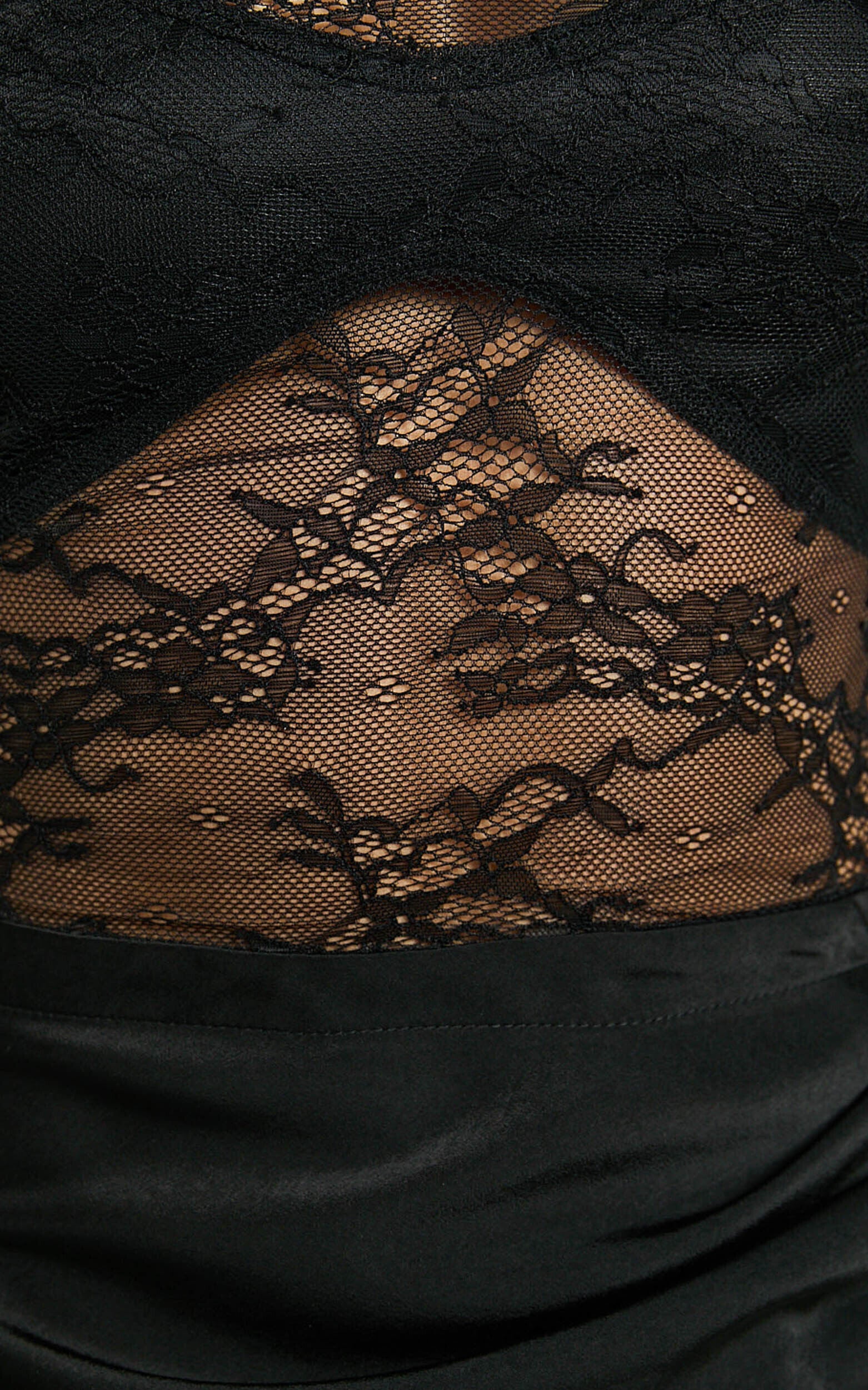 Jonna Midi Dress - Short Sleeve Boat Neck Lace Midi Dress in Black