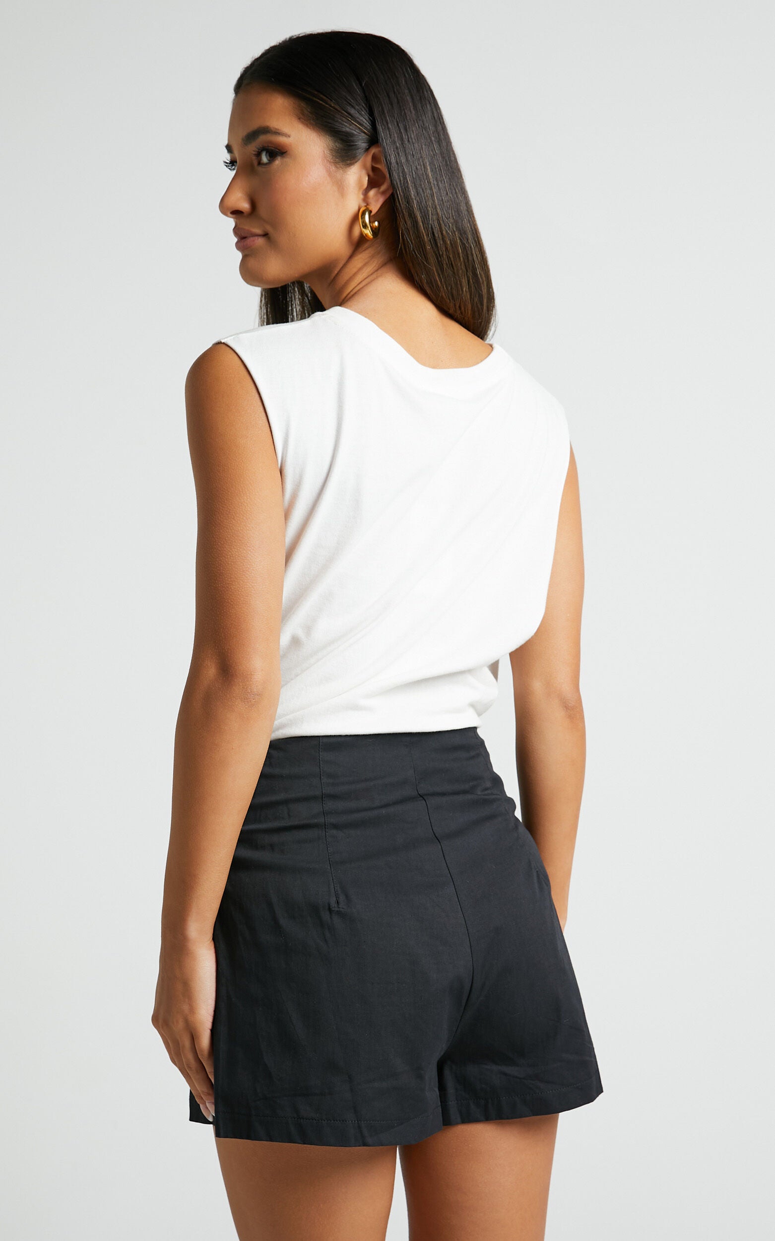 Elyssa Shorts - Pleat Detail Shorts in Black