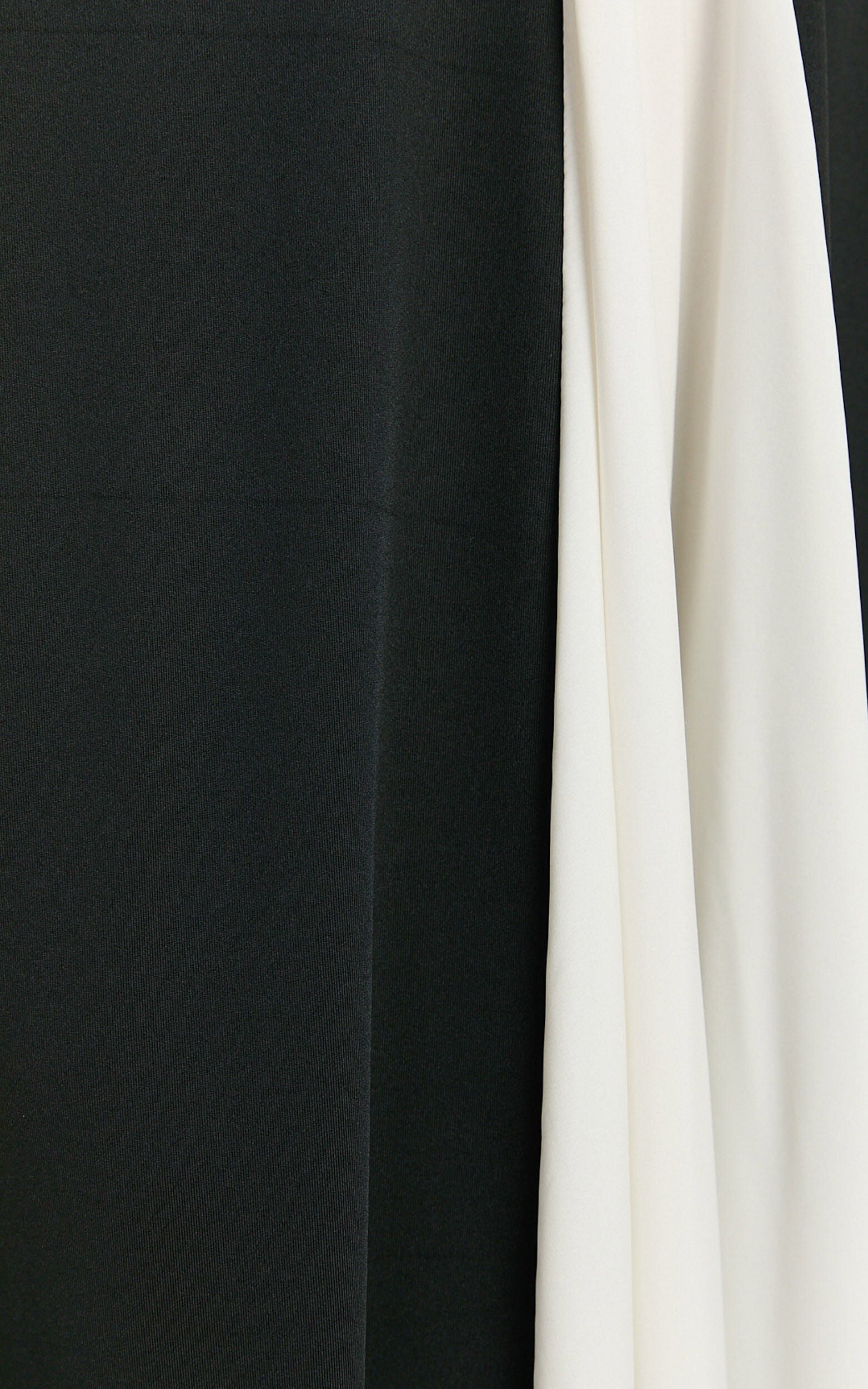 Rima Maxi Dress - Contrast Detail A-line Maxi Dress in Black