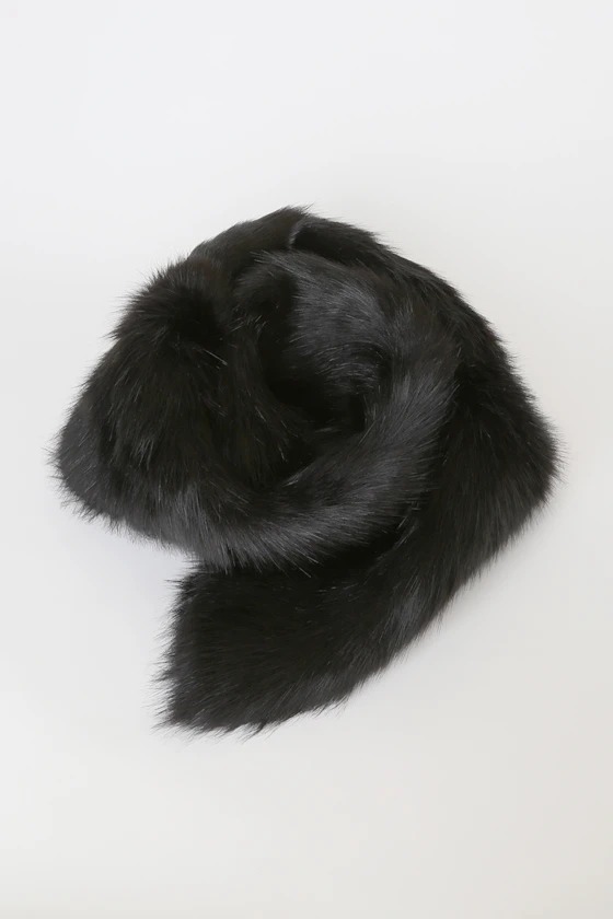 Demure and Dreamy Black Faux Fur Stole