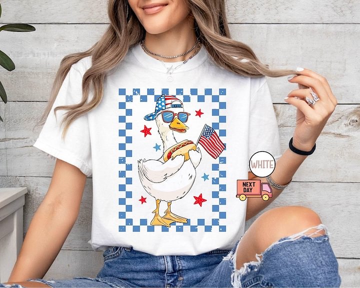 Funny goose with American flag Art Print Casaul Short Sleeve T-shirt