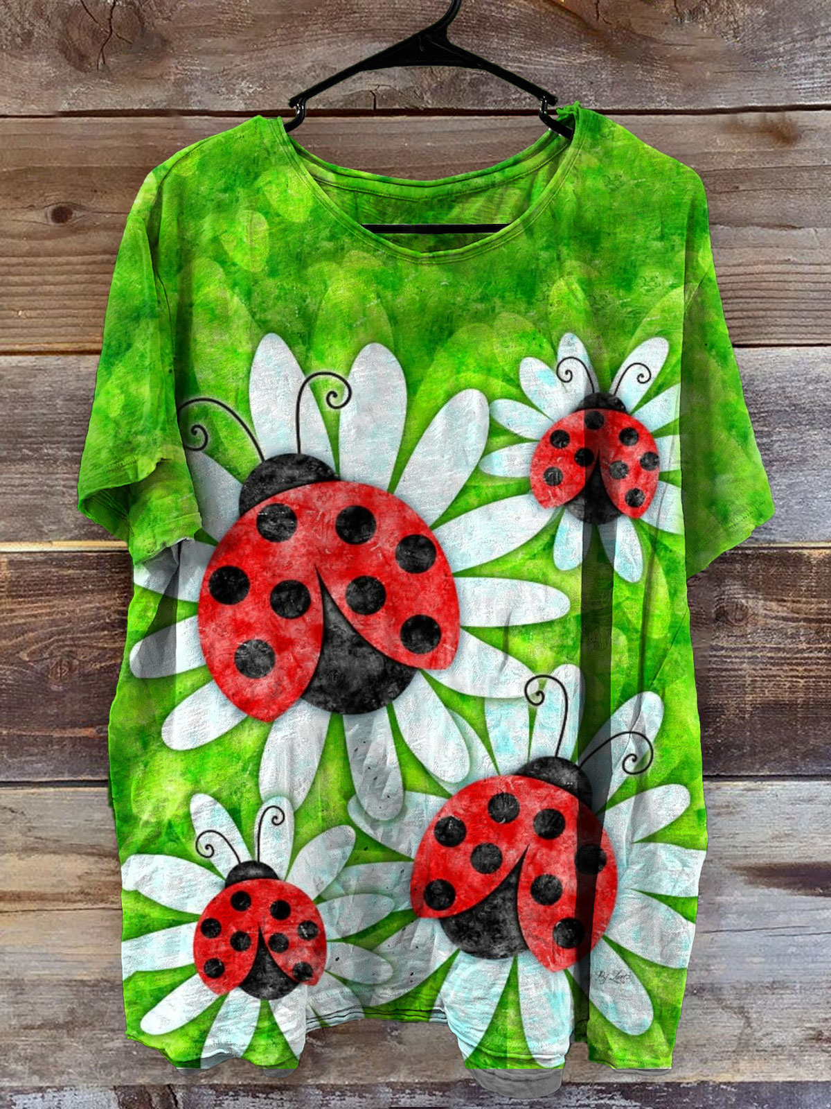 Ladybugs and Daisies Art Print V-Neck Casaul Short SleeveT-shirt