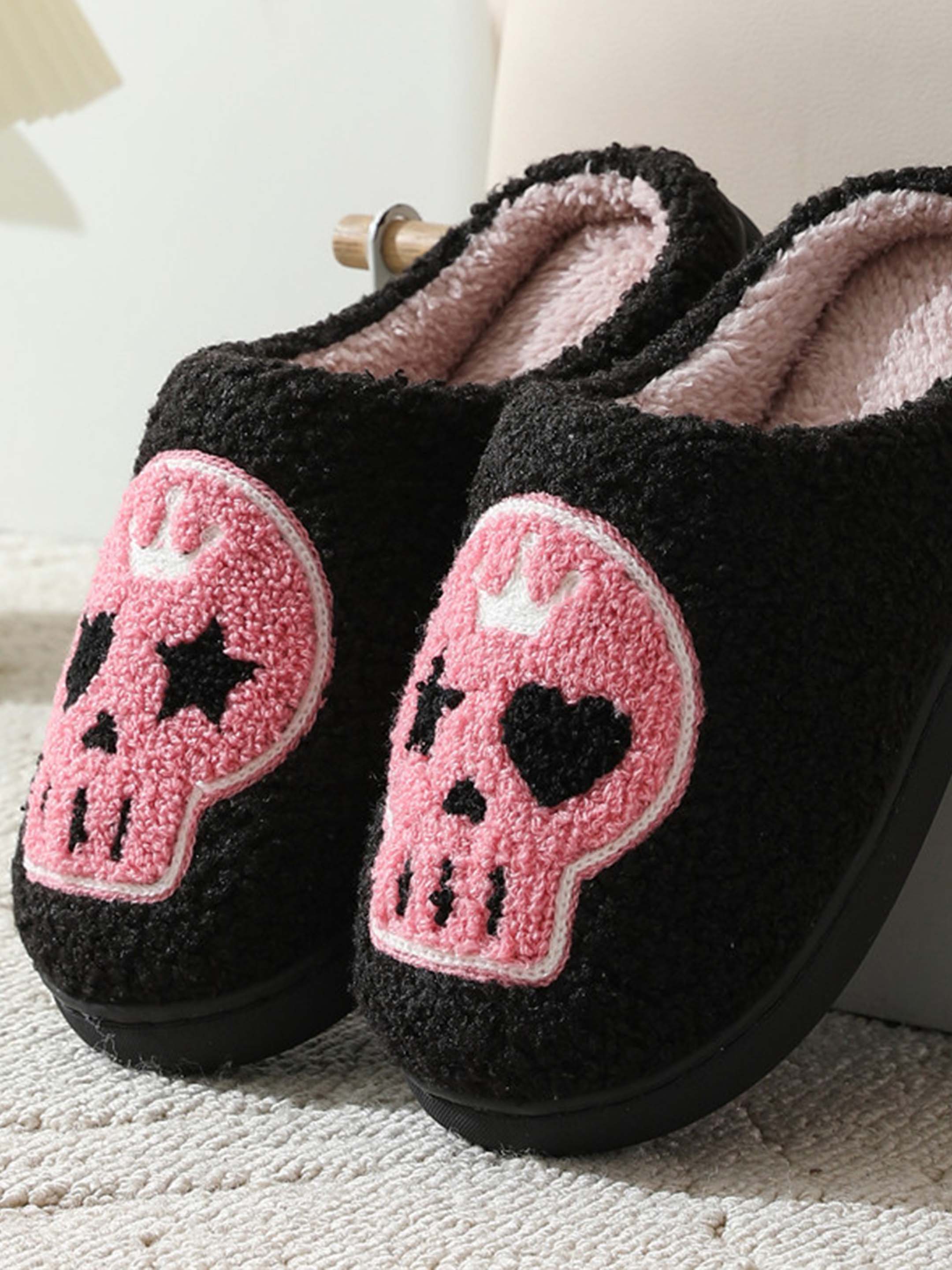 Halloween Artistic Skeleton Print Cozy Plush Home Slippers �C Warm and Comfy Indoor Footwear
