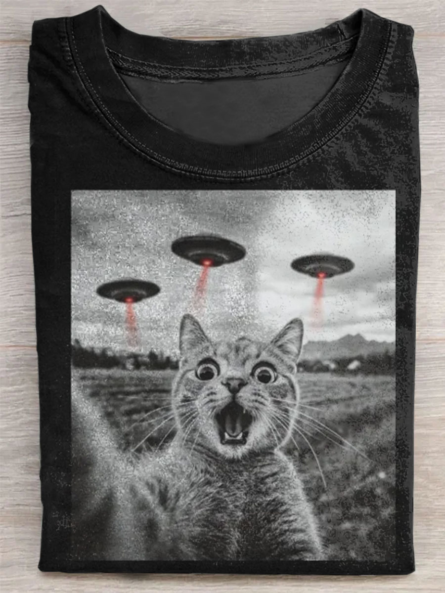 Shocked Cat Selfie UFO Print T-shirt